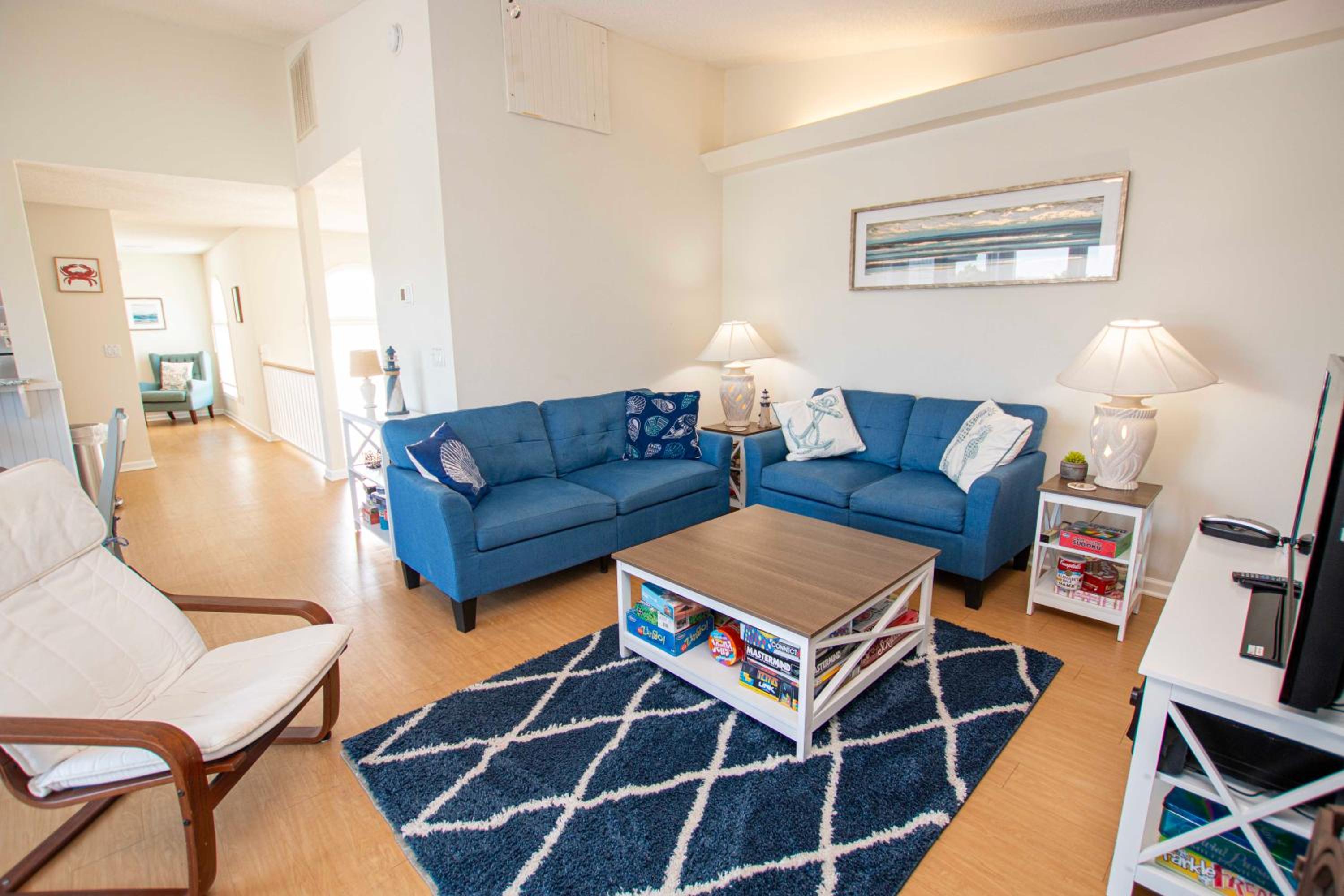 Oceanside, Close to Beach and shopping, Community Amenities, 602, Beach Bellini view 5