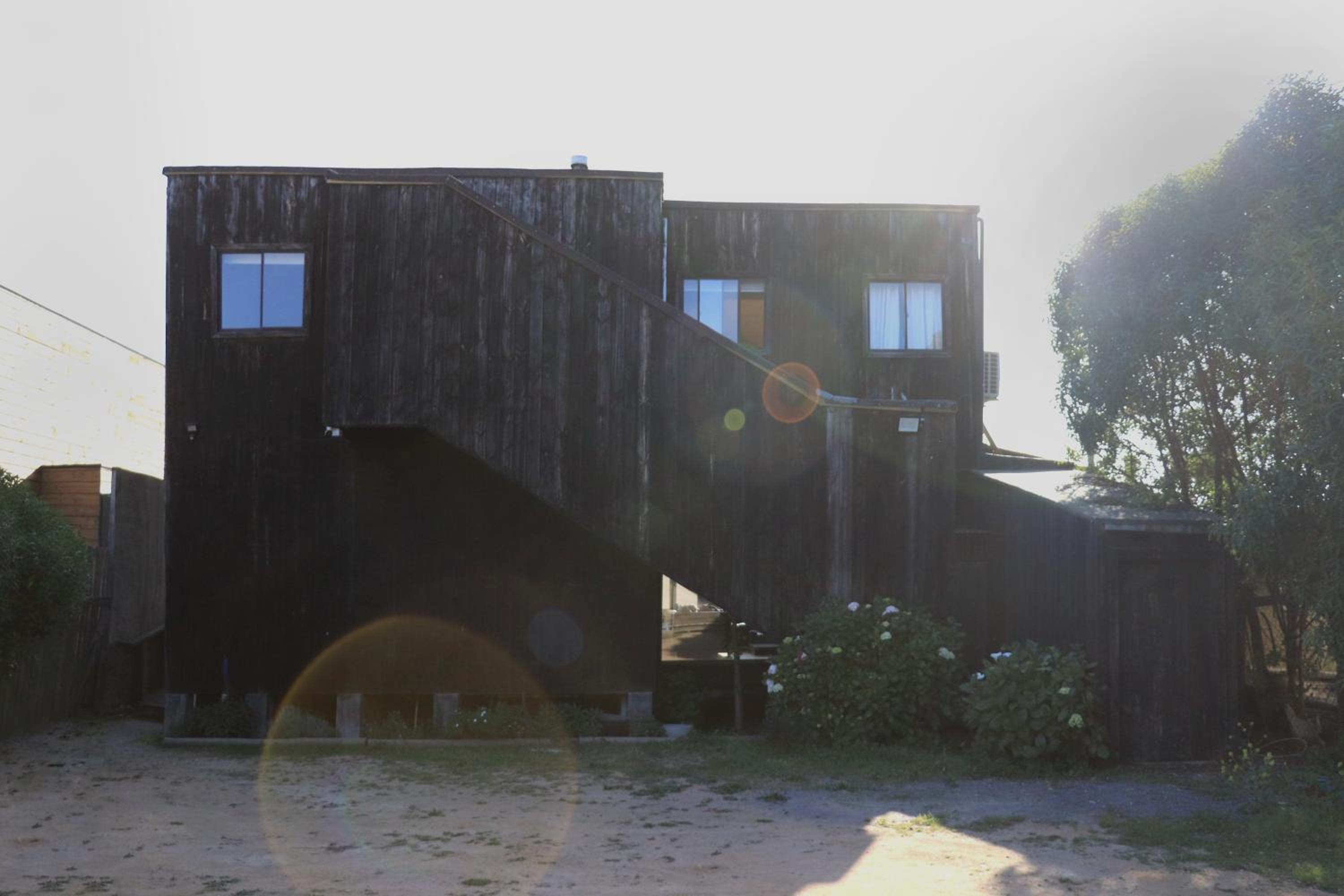 Hotel Acogedora y espaciosa casa cerca de la playa. - Image 1