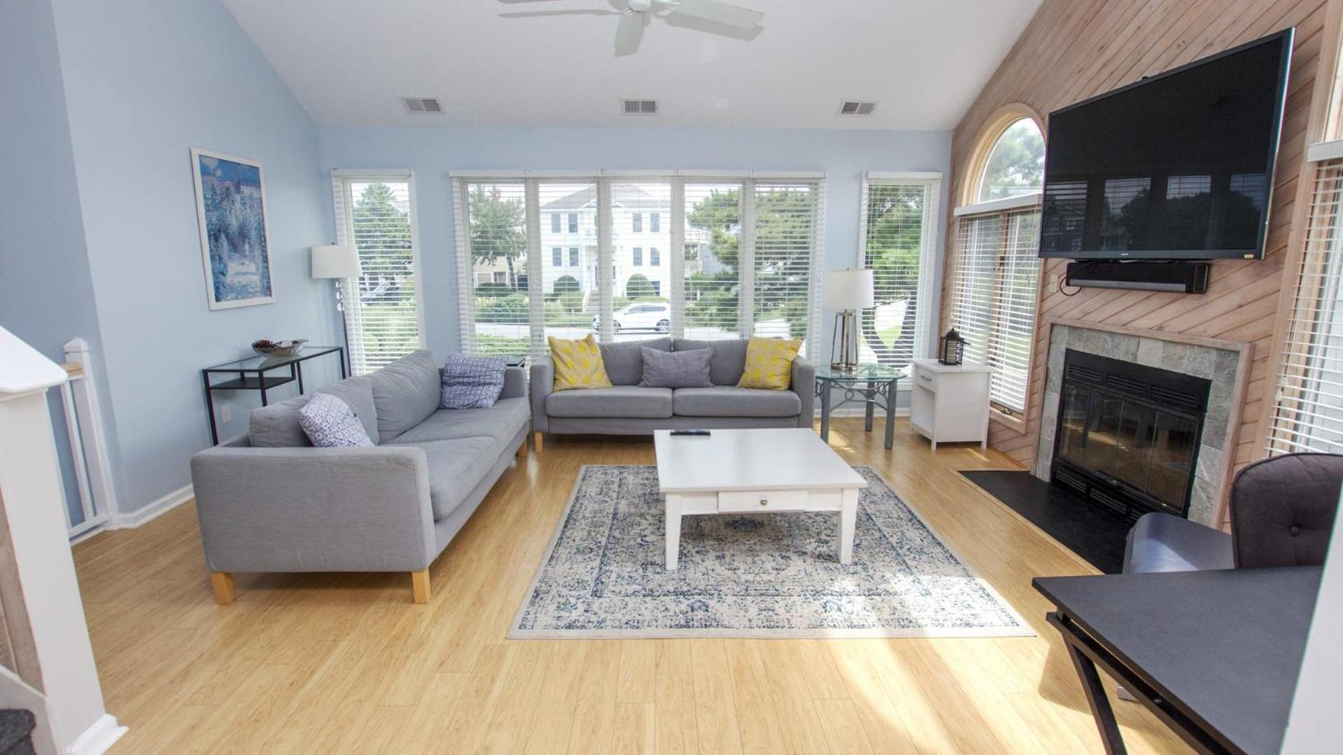 Oceanside, 485 ft to Beach Access, Community Amenities, 609, Black Dog view 3