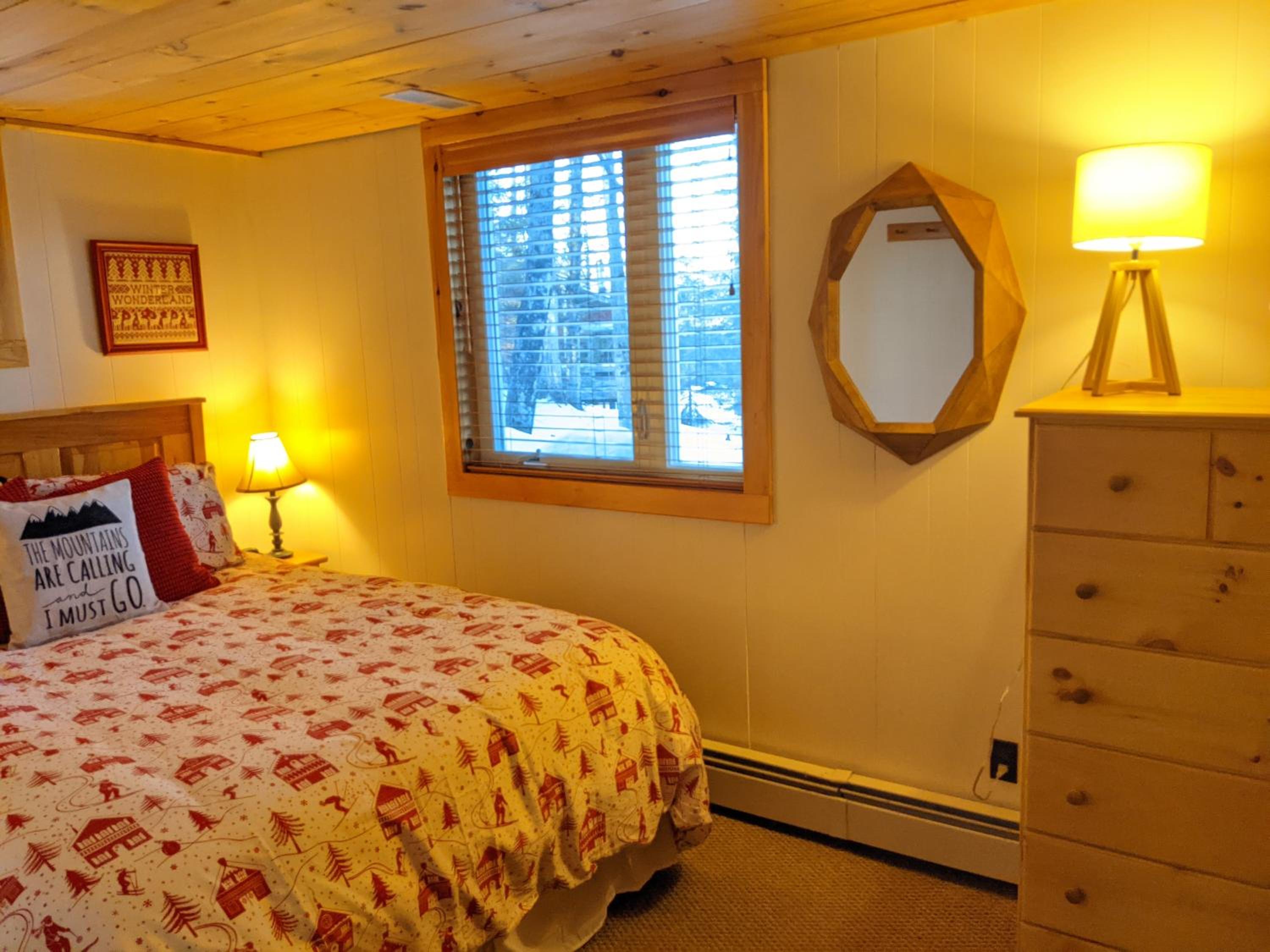 Ludlow Vacations - The "Okemo House" at Clocktower - Property Image 7