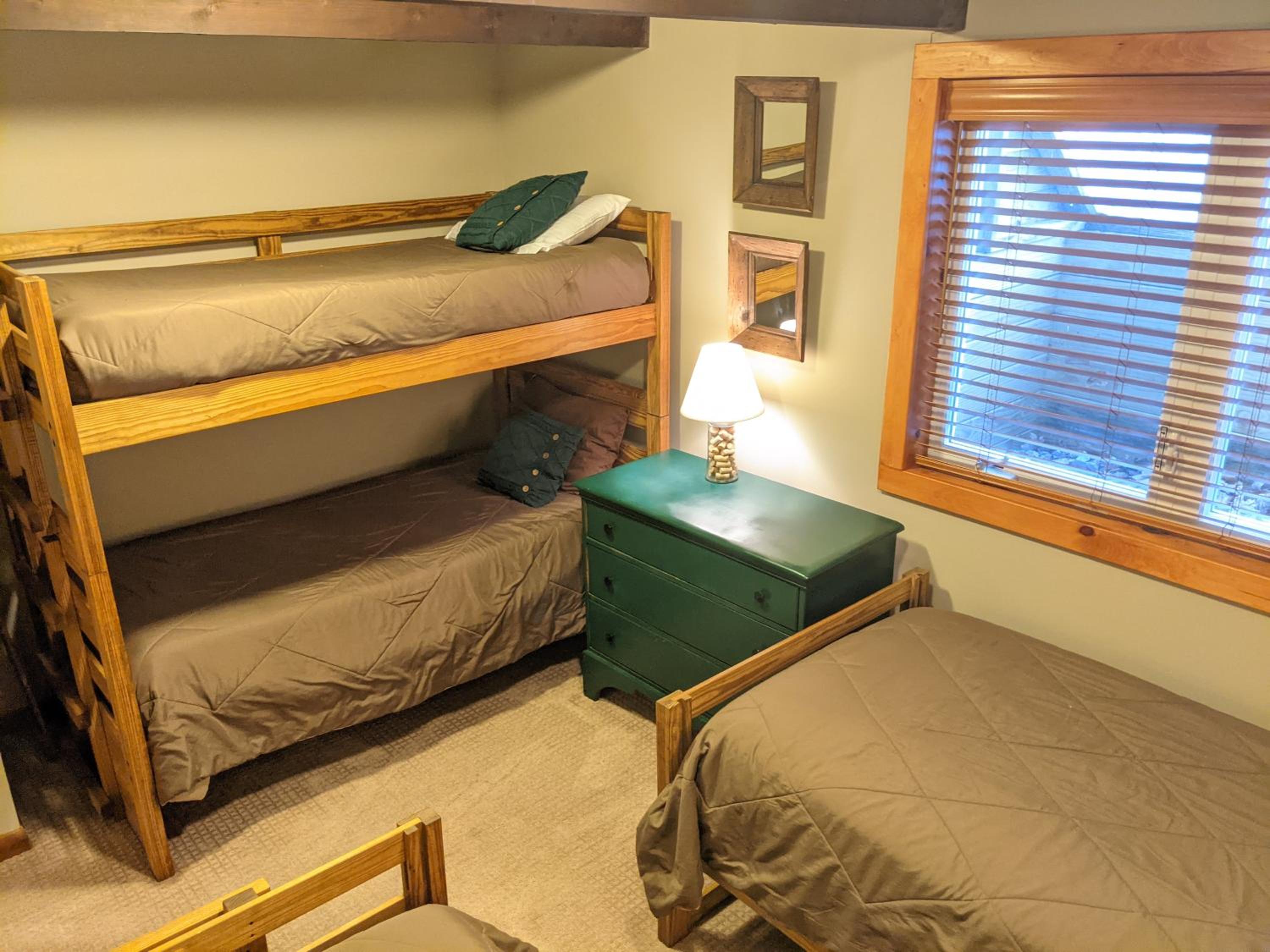 Ludlow Vacations - The "Okemo House" at Clocktower - Property Image 10