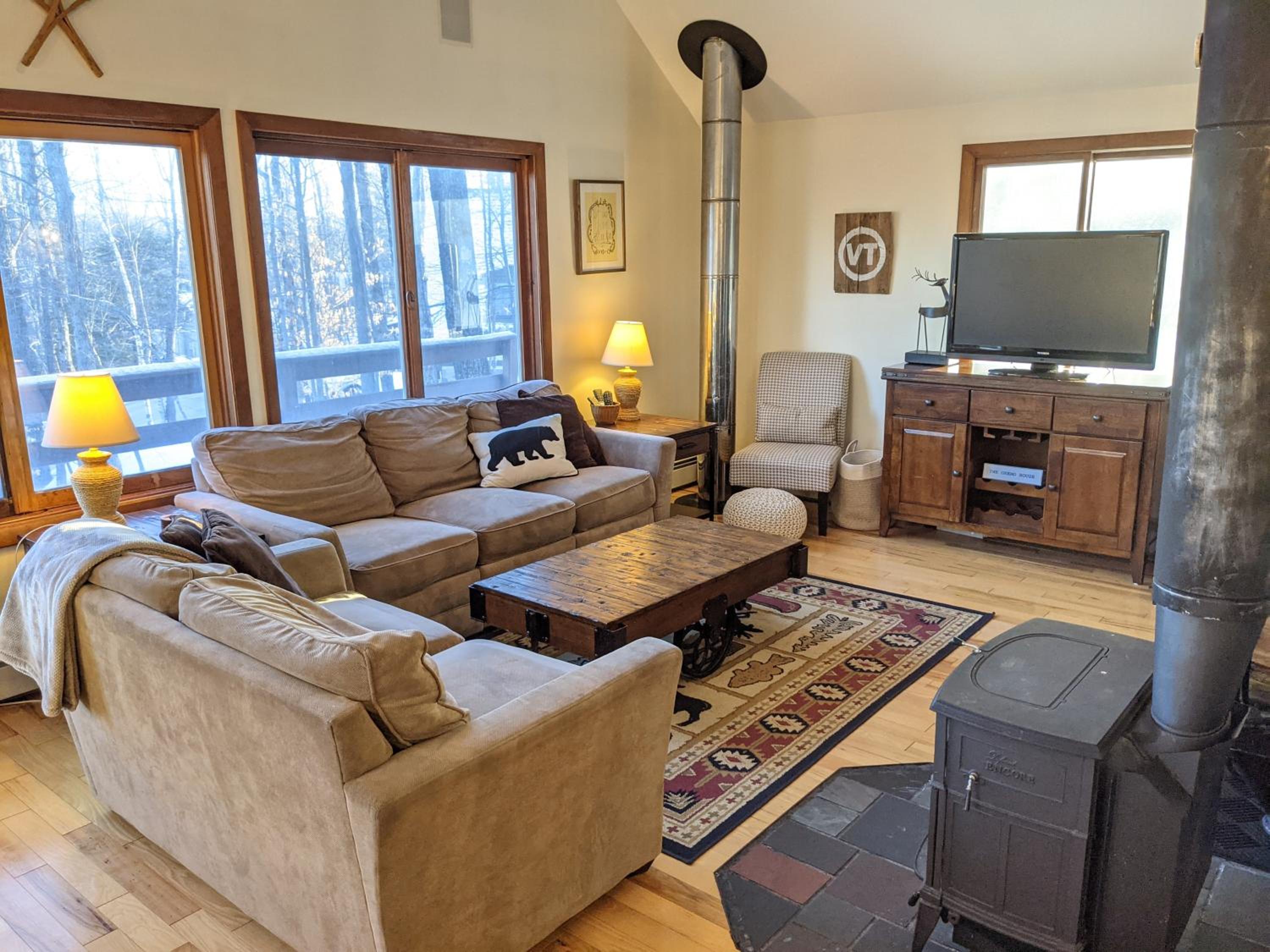 Ludlow Vacations - The "Okemo House" at Clocktower - Property Image 32