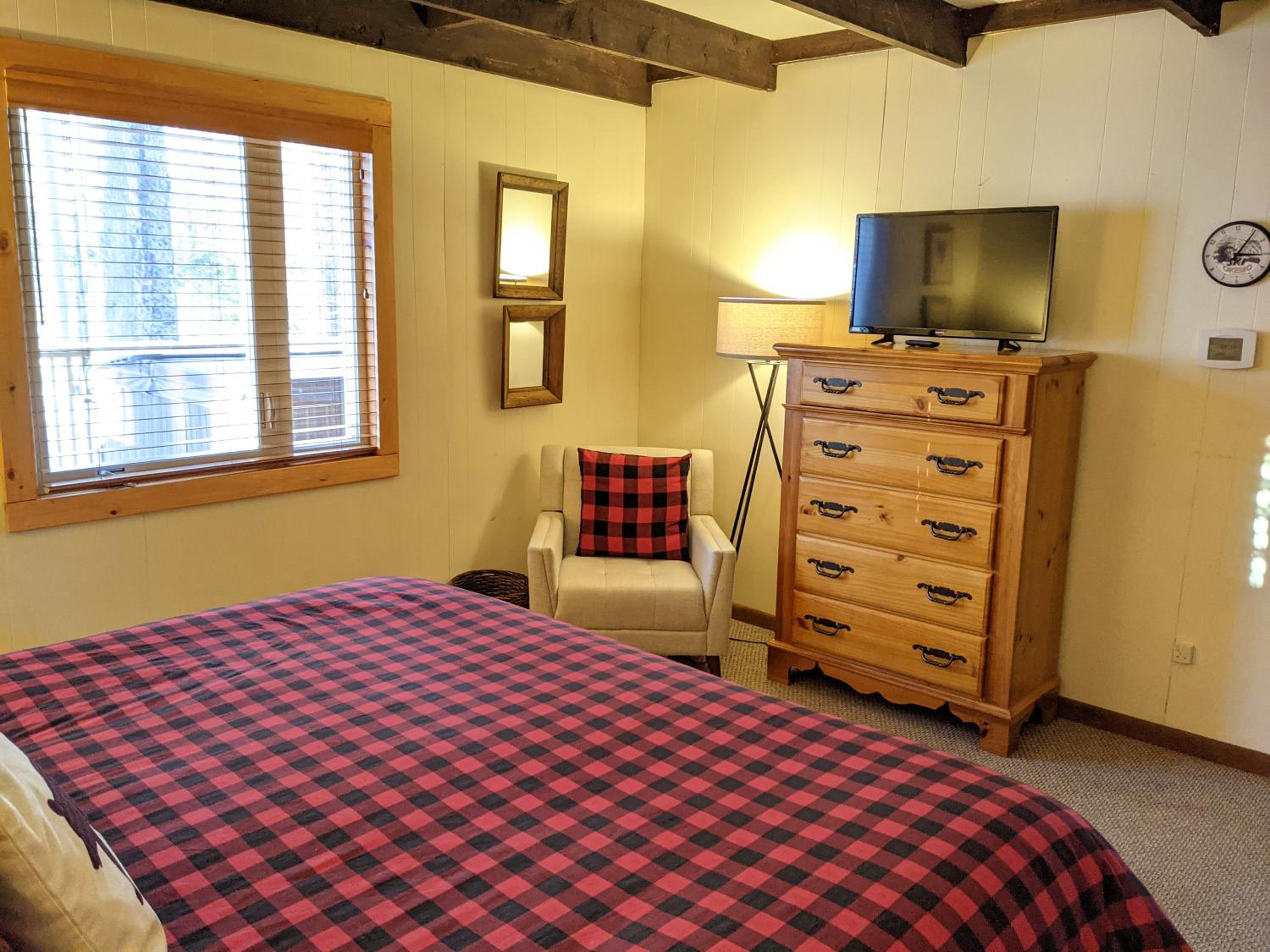 Ludlow Vacations - The "Okemo House" at Clocktower - Property Image 5