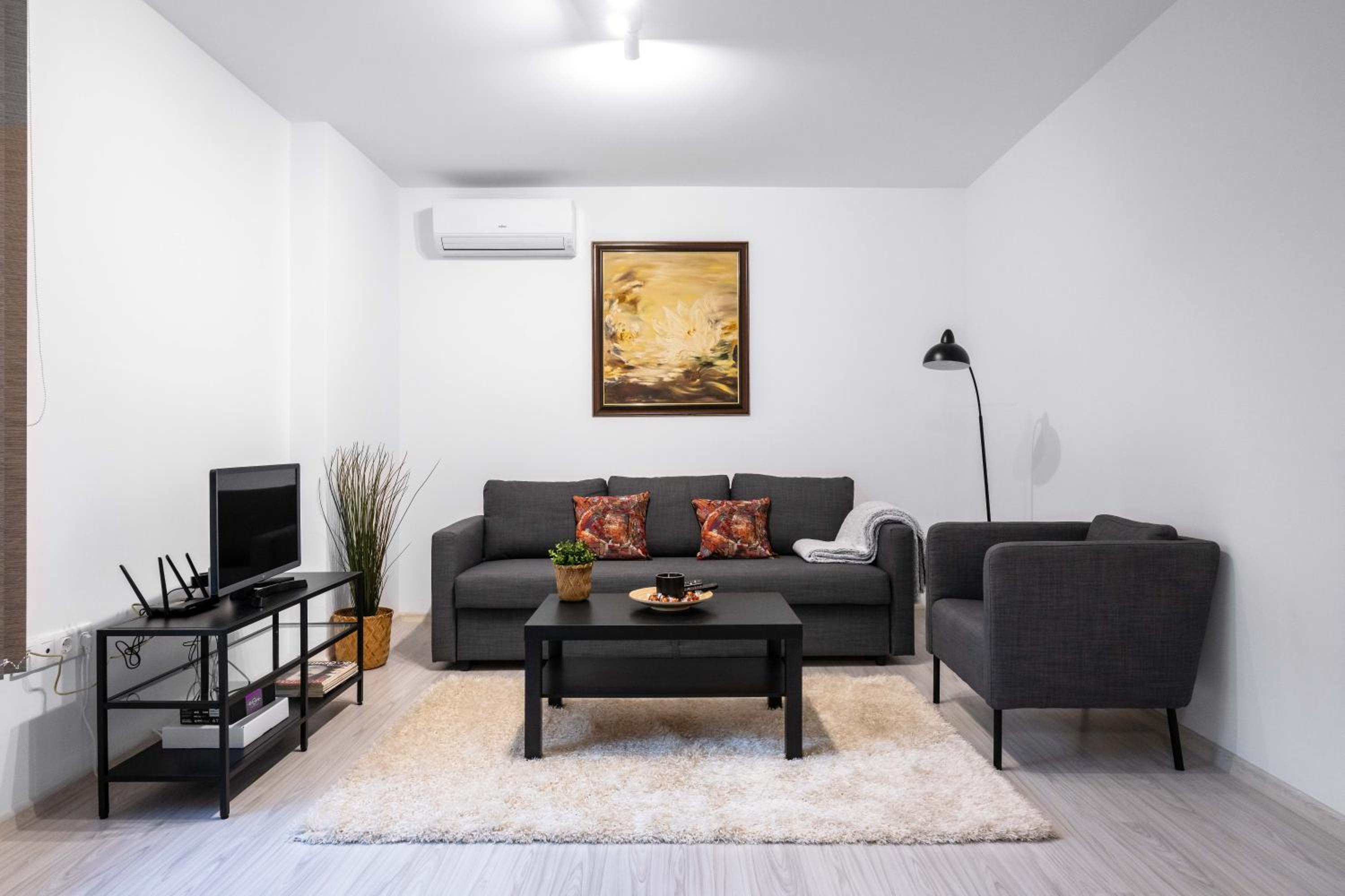 Modern Living - 1BD on blvd. Tsar Boris II