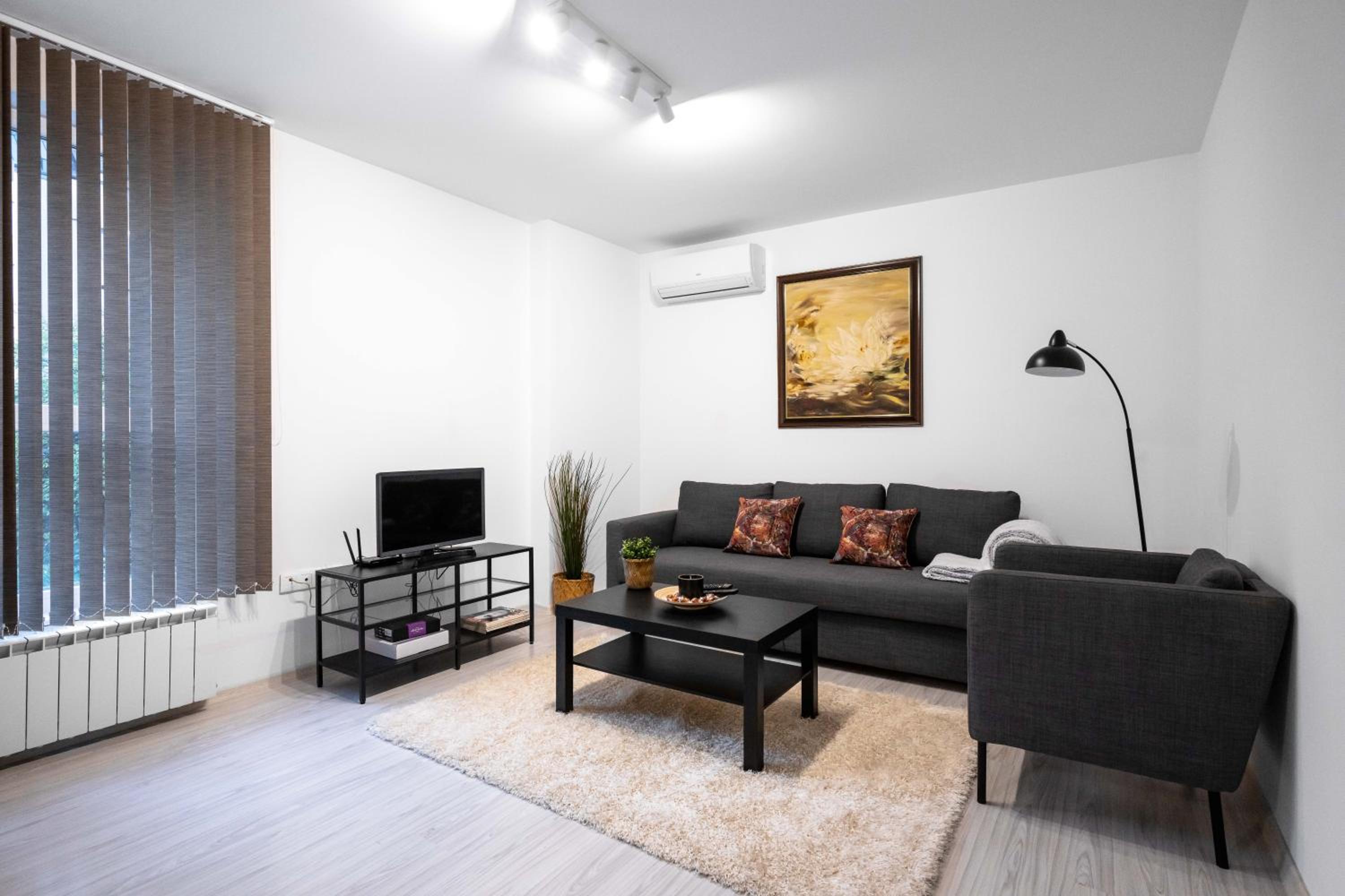 Modern Living - 1BD on blvd. Tsar Boris II