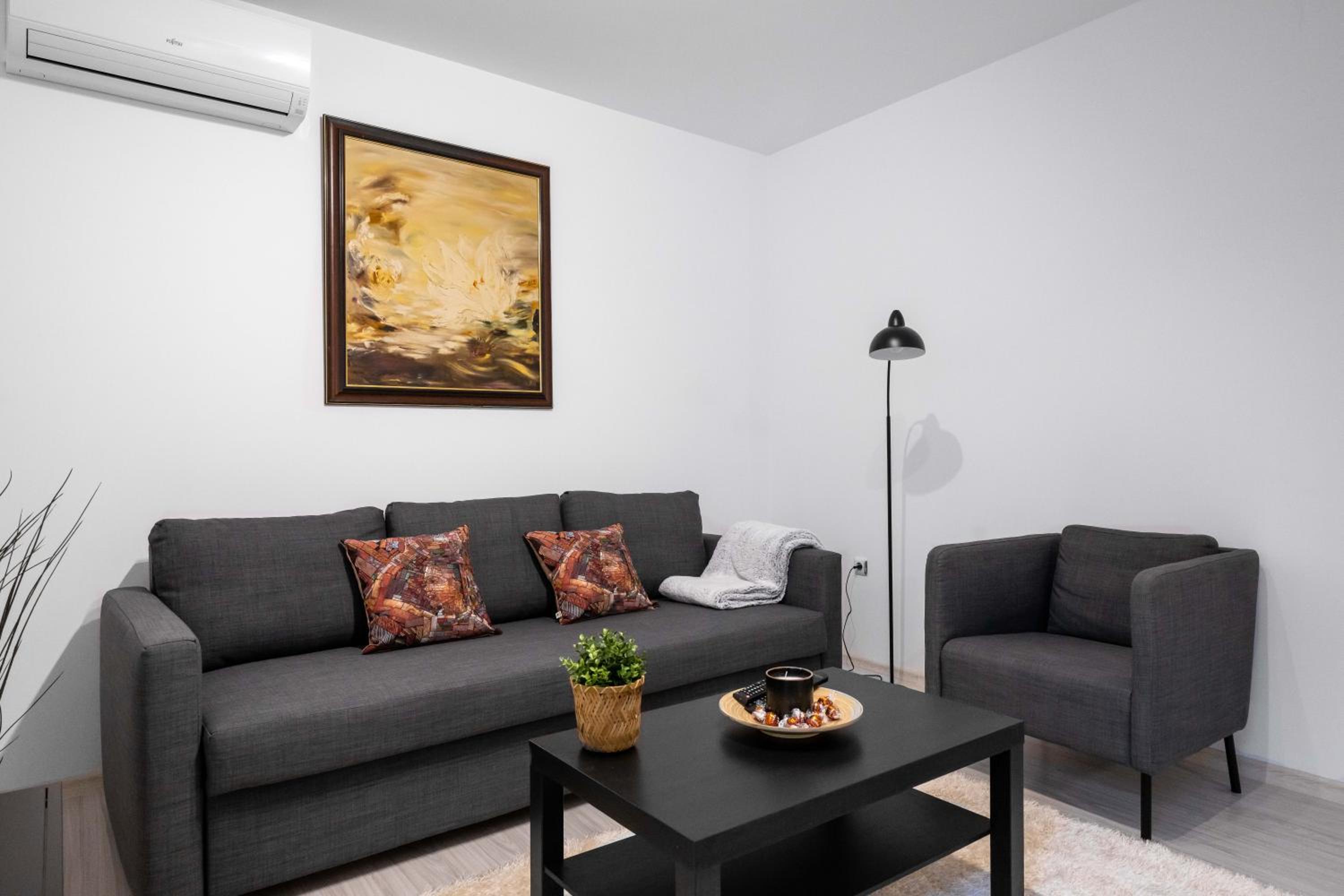 Modern Living - 1BD on blvd. Tsar Boris II