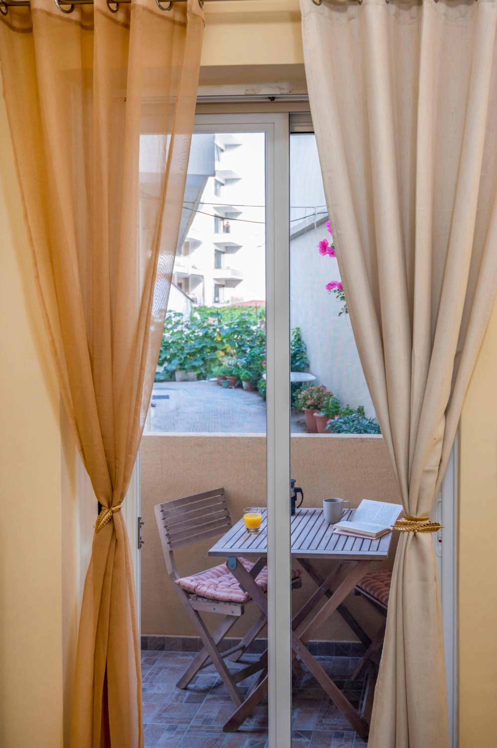 Samitos Rooms
