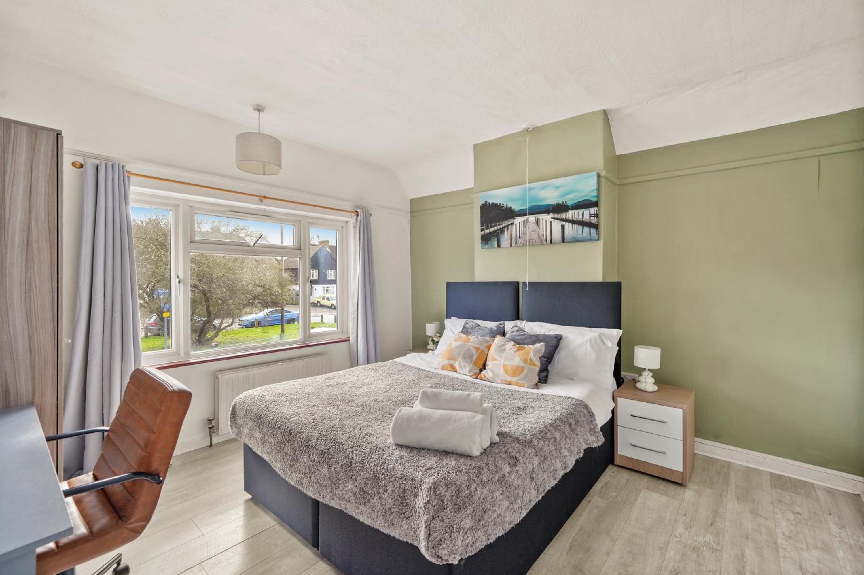 BridgeCity 3 bed House in Maidstone Town Centre view 3
