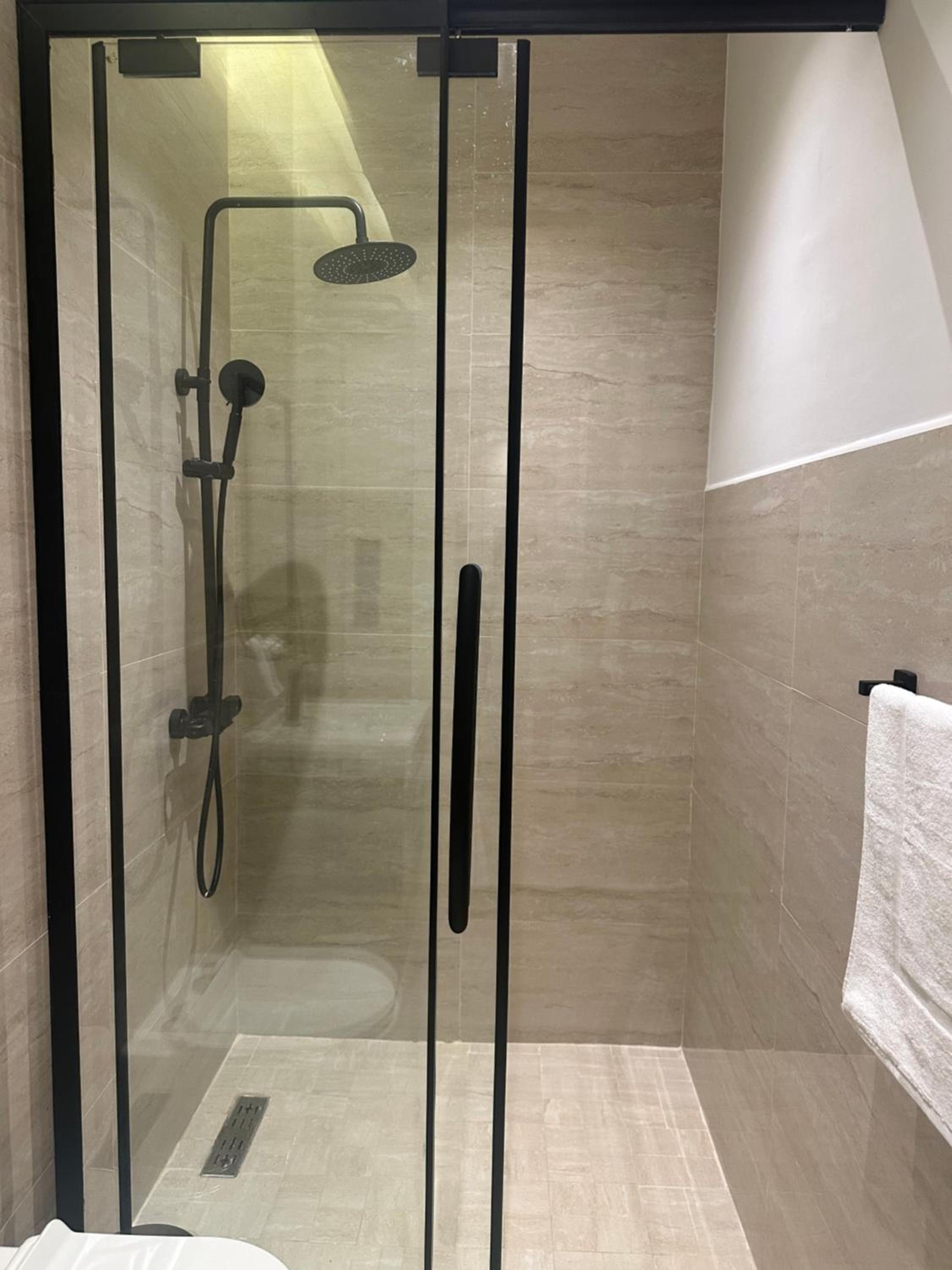 Three Bedroom furnished apartment in north Riyadh - شقه 3 غرف مميزه ومتكامله في شمال الرياض مع مرافق فريده