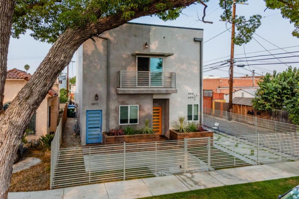 Central 4BD Townhome Sleeps 10 Near USC/DTLA/Expo