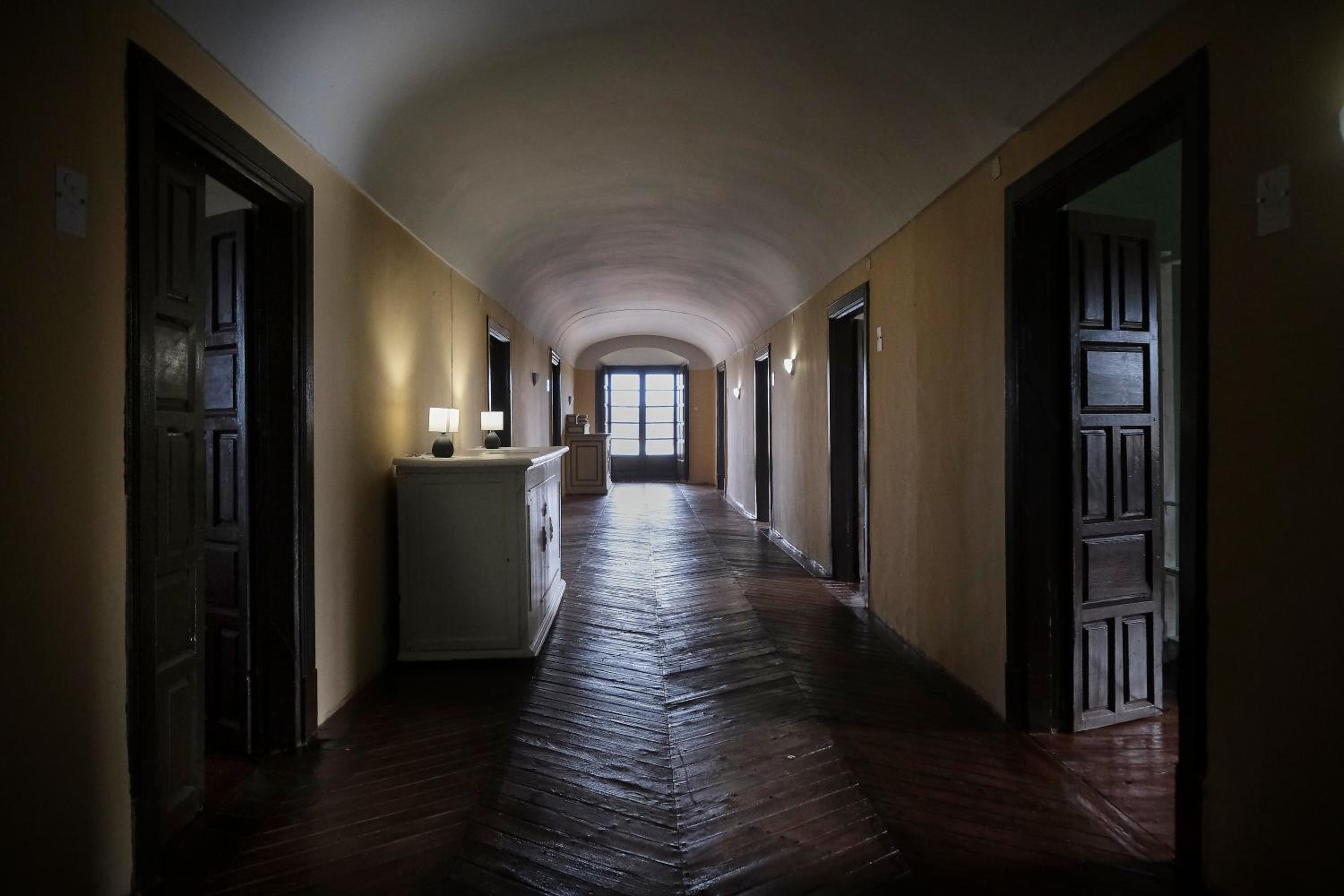 CASA RURAL PALACIO CONDE DE ALDANA con piscina entre encinares y dehesas