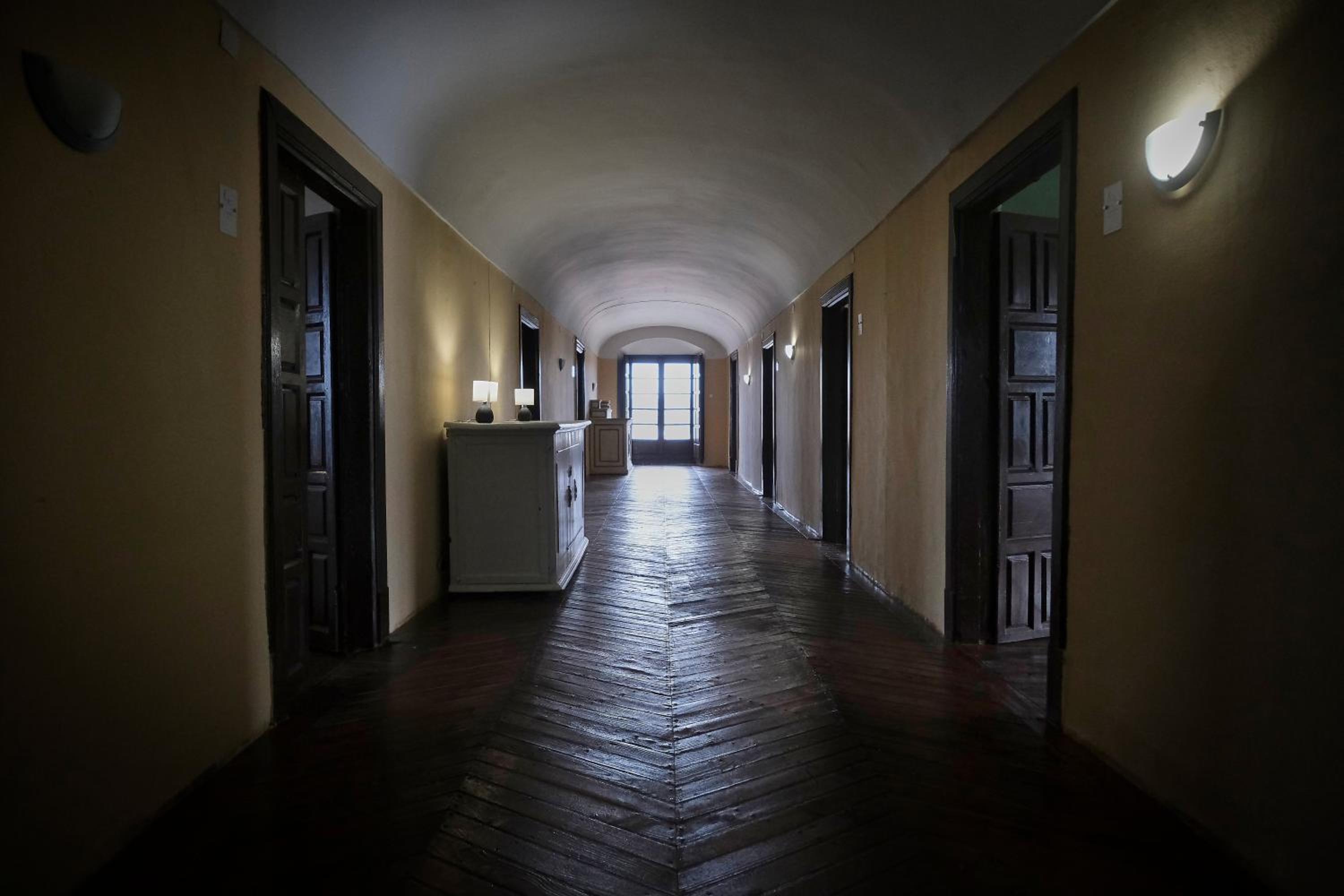 CASA RURAL PALACIO CONDE DE ALDANA con piscina entre encinares y dehesas