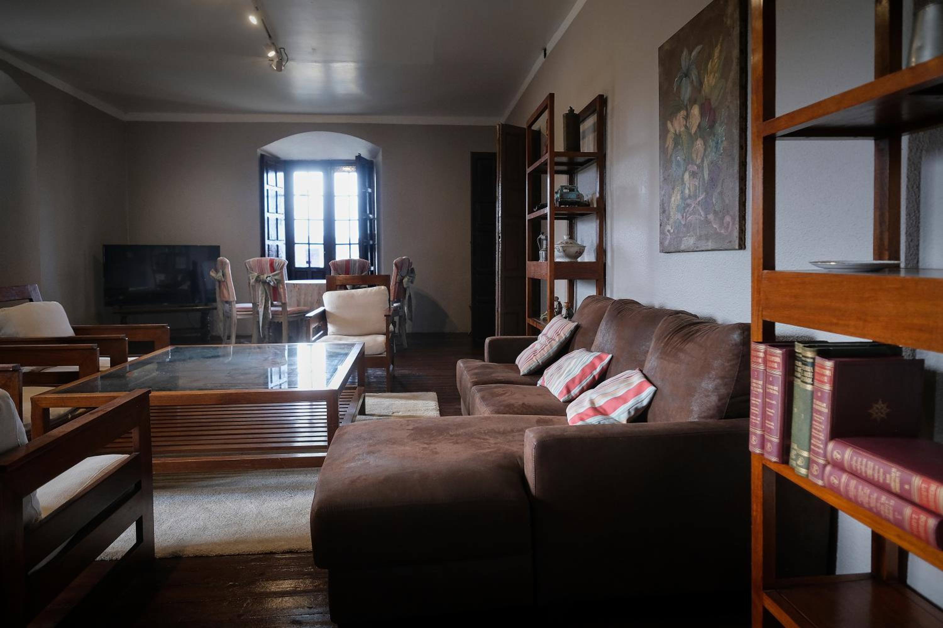 CASA RURAL PALACIO CONDE DE ALDANA con piscina entre encinares y dehesas