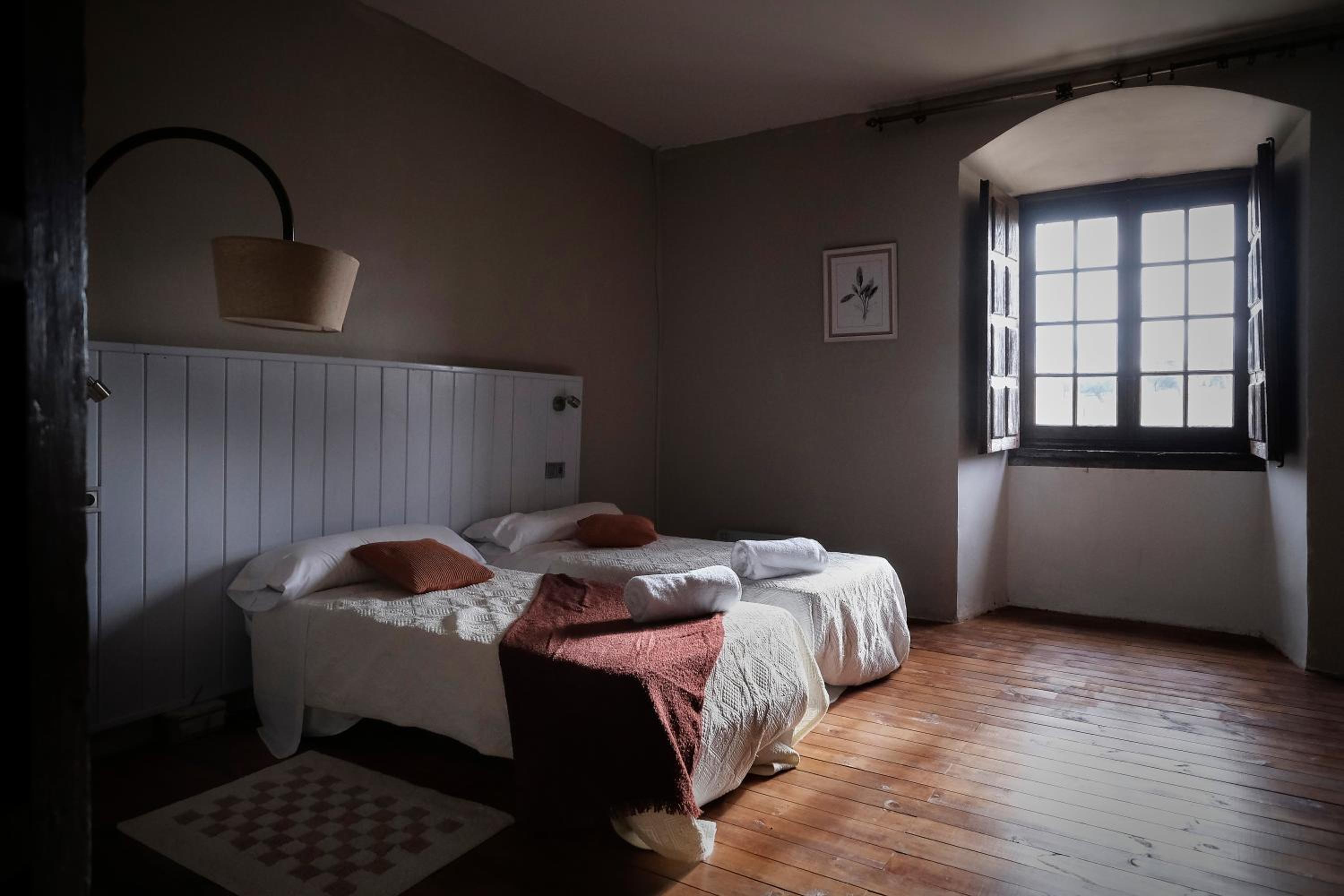 CASA RURAL PALACIO CONDE DE ALDANA con piscina entre encinares y dehesas