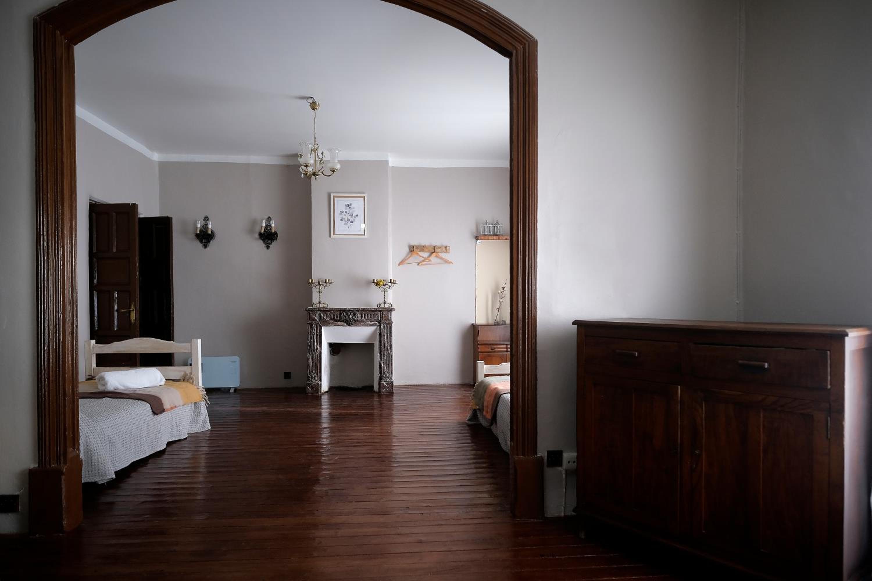 CASA RURAL PALACIO CONDE DE ALDANA con piscina entre encinares y dehesas