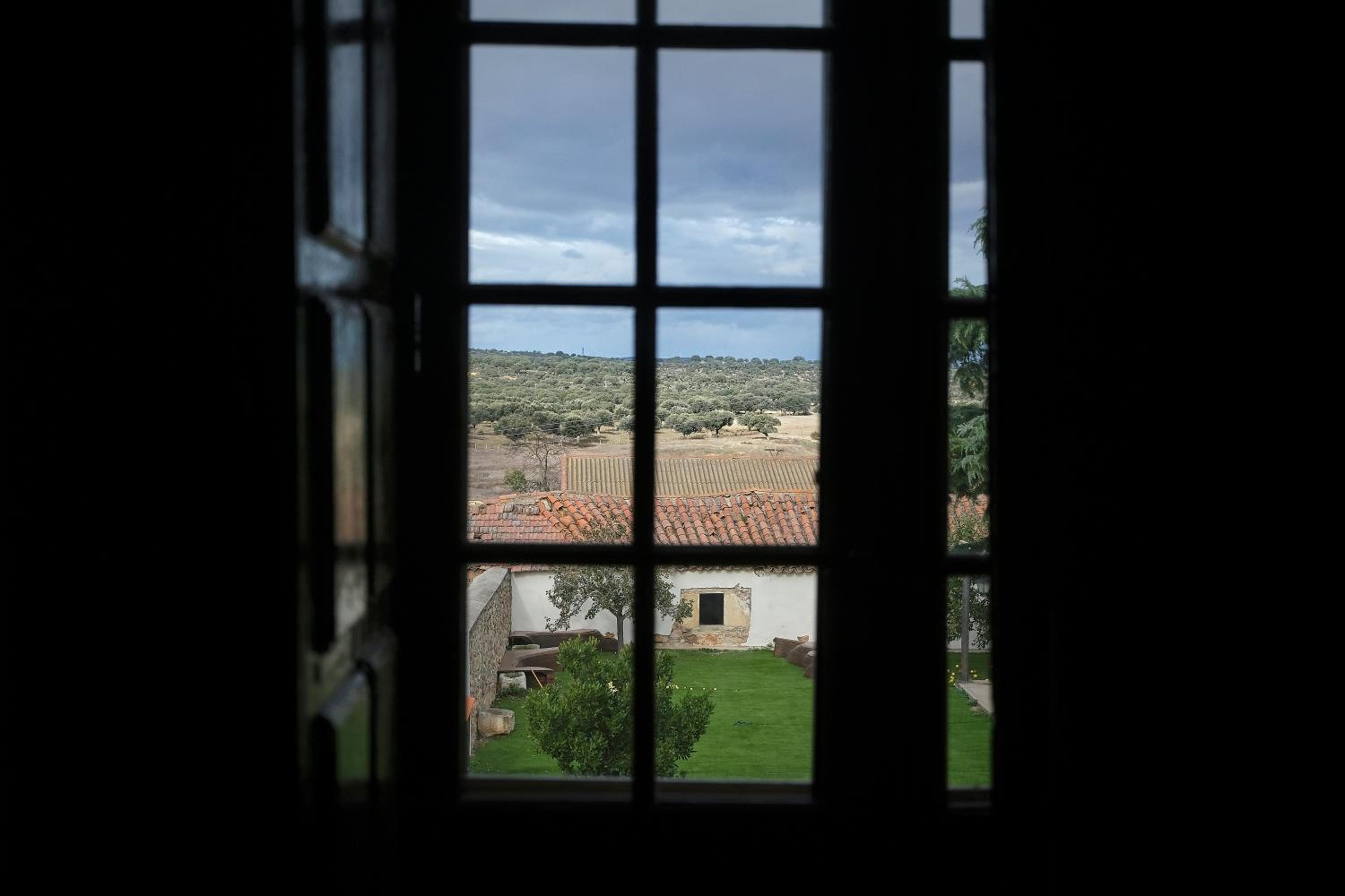 CASA RURAL PALACIO CONDE DE ALDANA con piscina entre encinares y dehesas