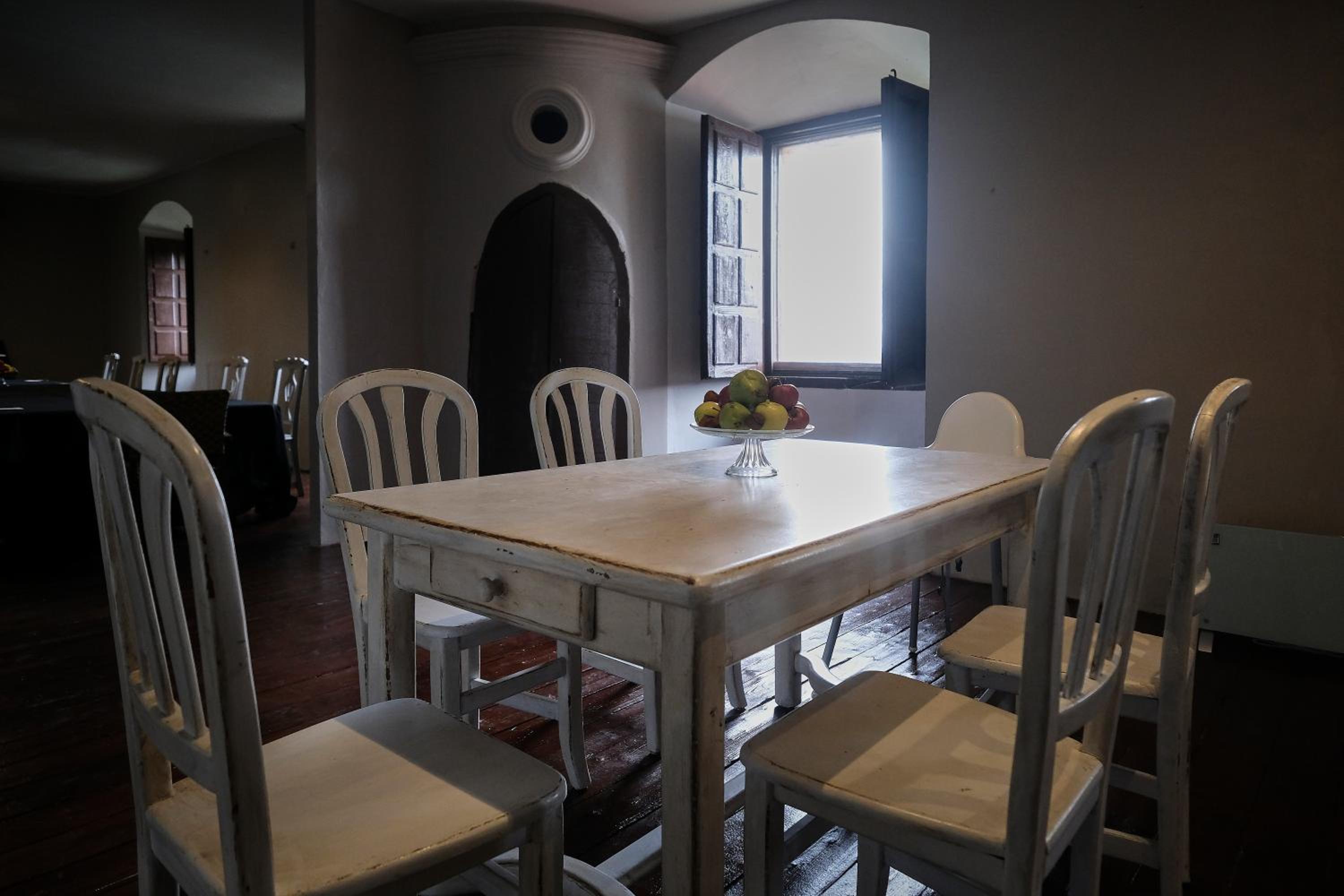 CASA RURAL PALACIO CONDE DE ALDANA con piscina entre encinares y dehesas