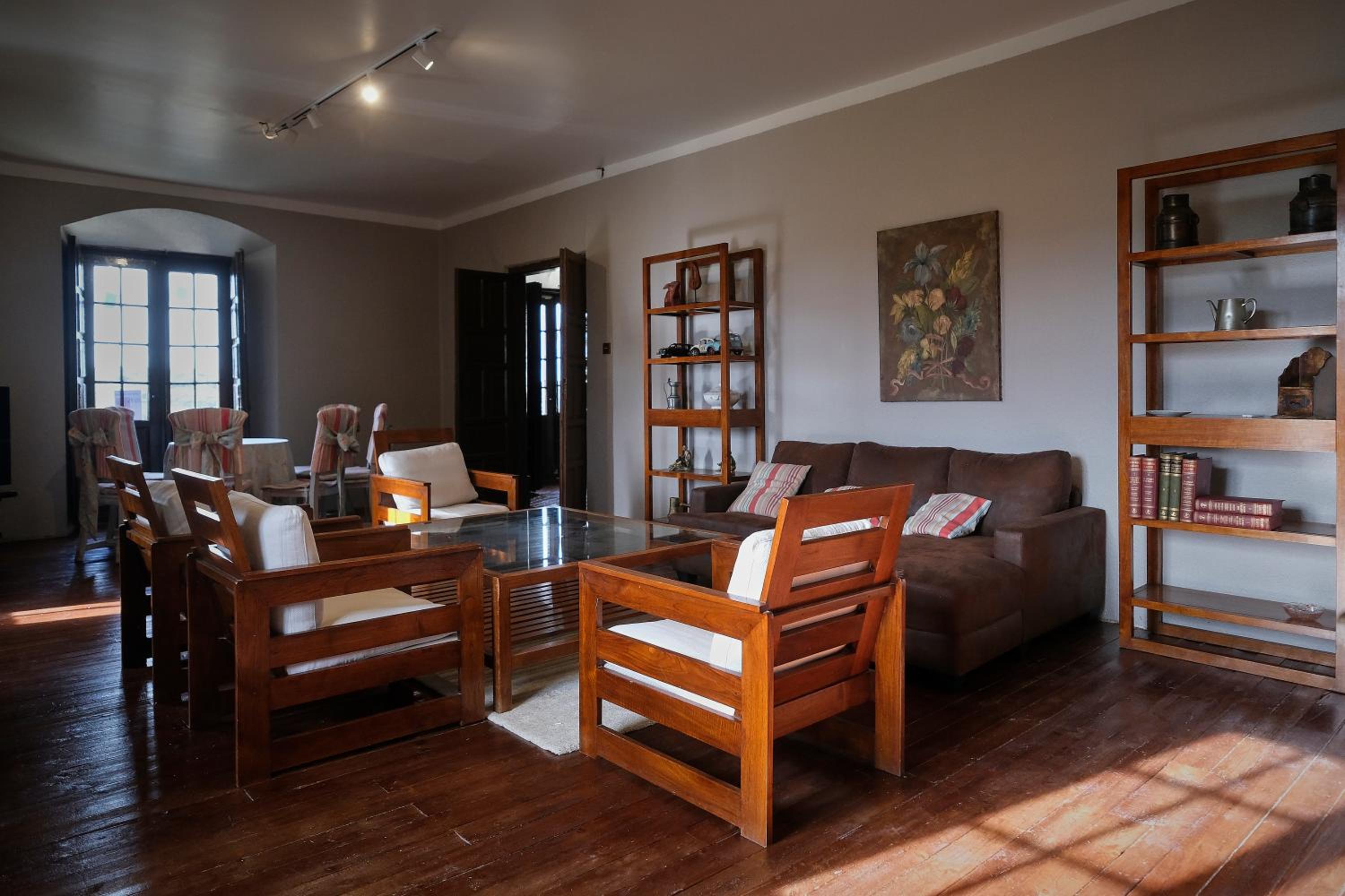 CASA RURAL PALACIO CONDE DE ALDANA con piscina entre encinares y dehesas