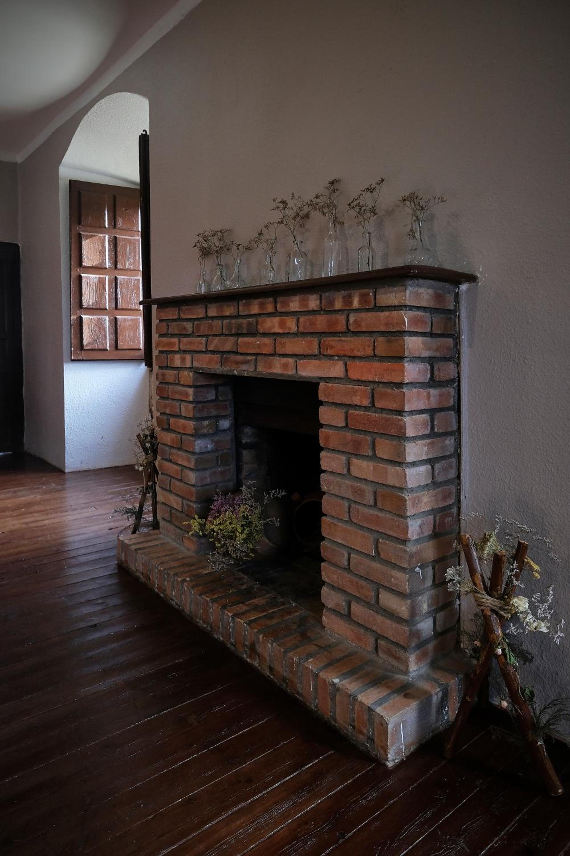 CASA RURAL PALACIO CONDE DE ALDANA con piscina entre encinares y dehesas