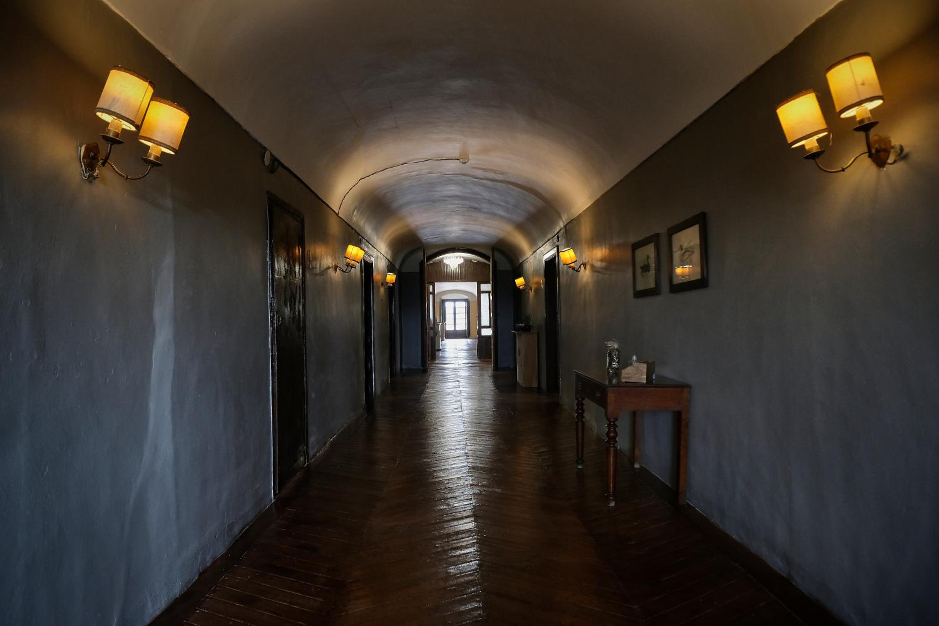 CASA RURAL PALACIO CONDE DE ALDANA con piscina entre encinares y dehesas