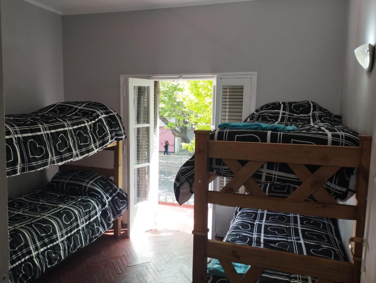 HOSTAL HOUSE REYMON,habitaciones privadas