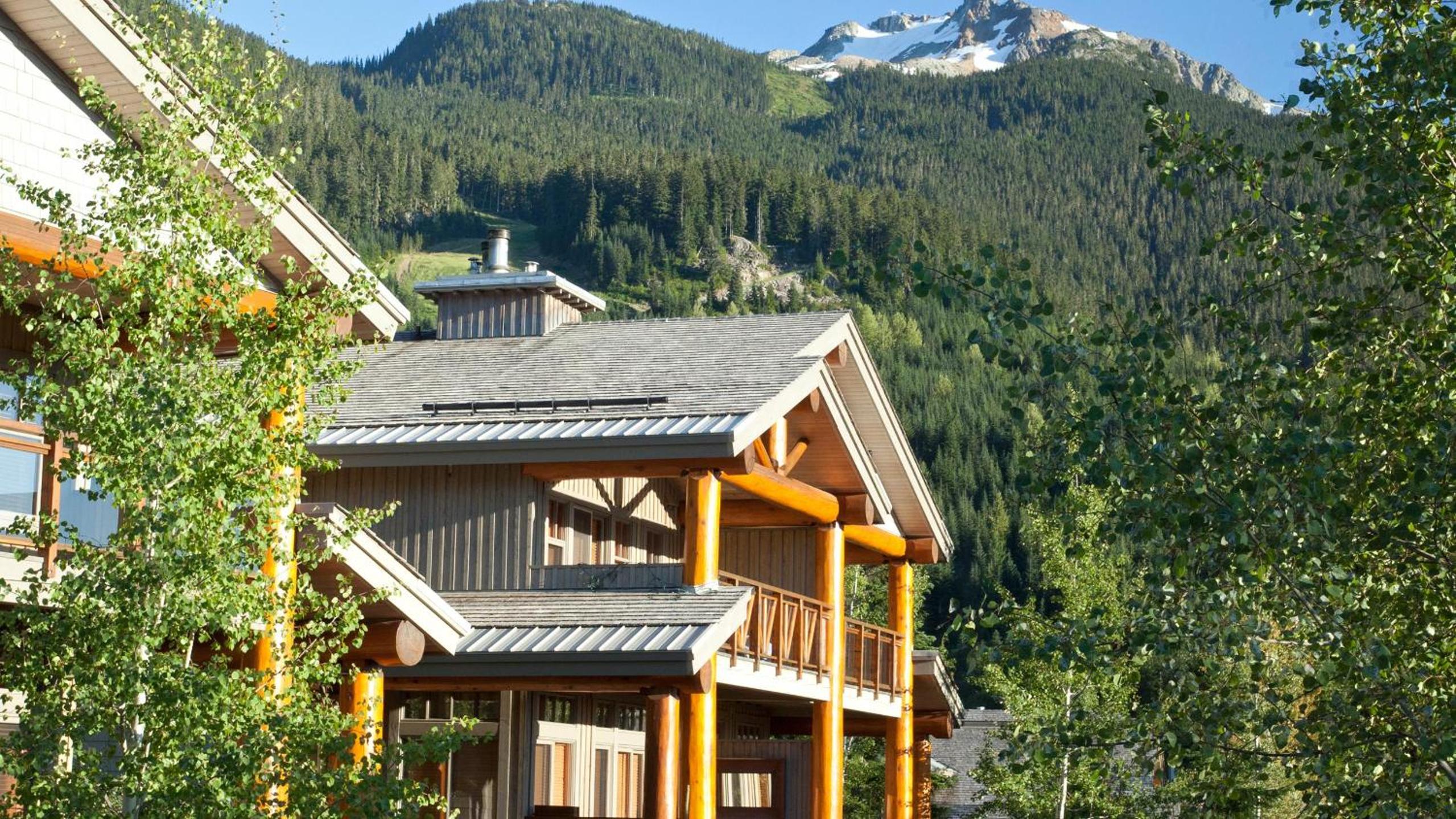 Taluswood The Heights 17 | Ski Access Townhome with Private Hot Tub, & Scenic Views