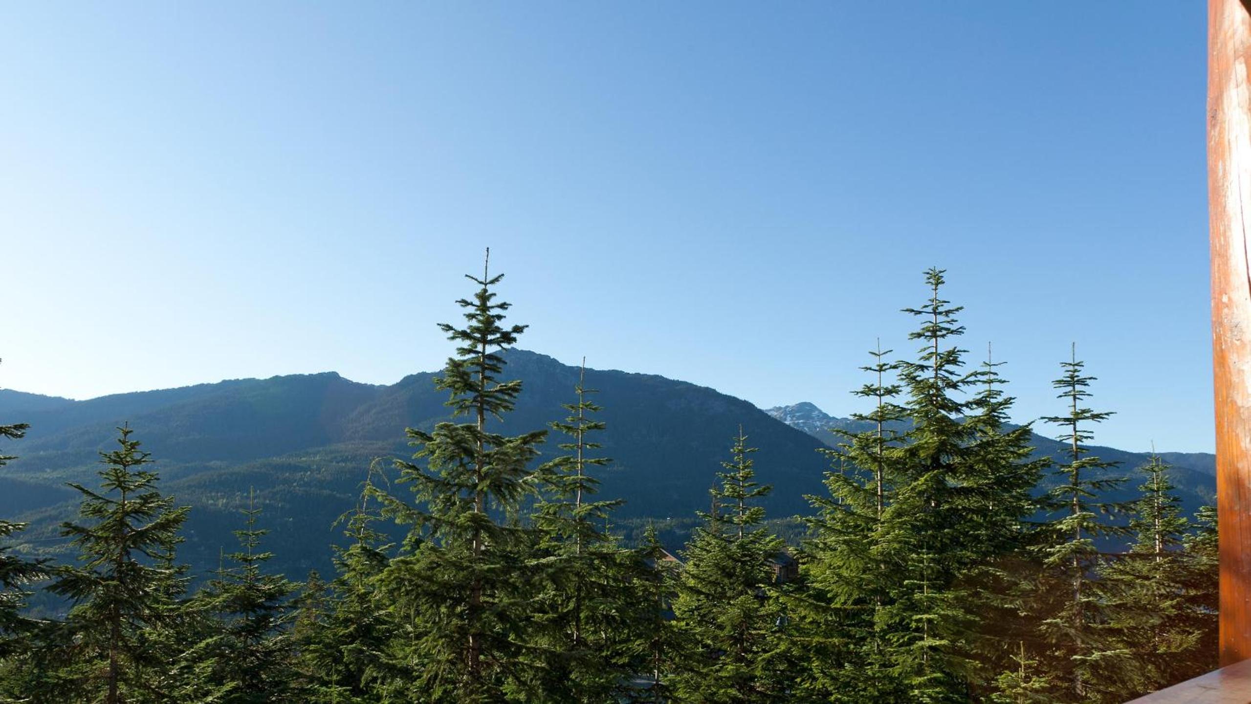 Taluswood The Heights 17 | Ski Access Townhome with Private Hot Tub, & Scenic Views