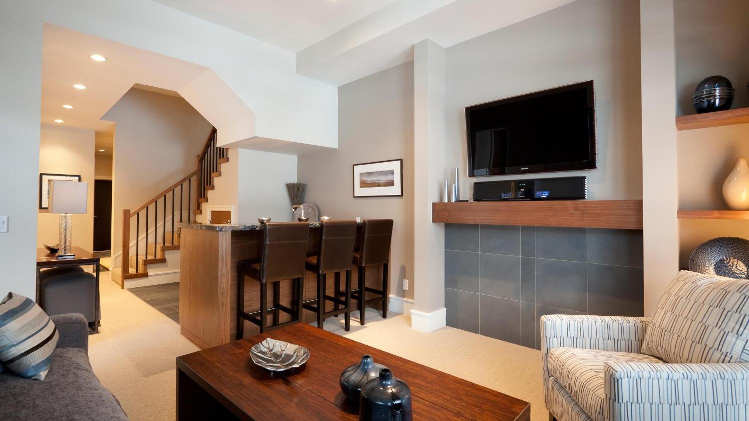 Fitzsimmons Walk 13 | Luxury Townhome Near Village, Hot Tub, Parking