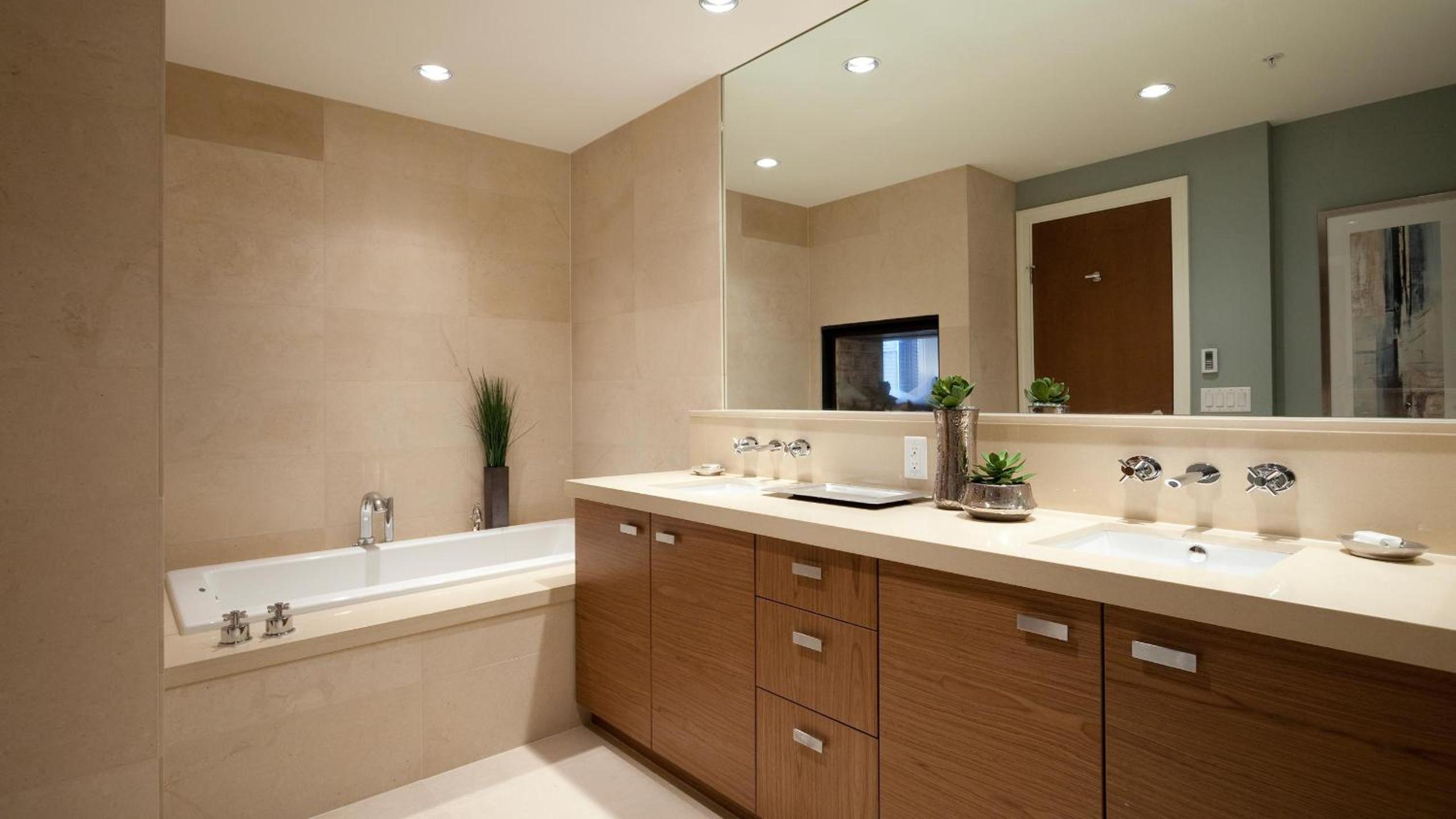 Fitzsimmons Walk 13 | Luxury Townhome Near Village, Hot Tub, Parking