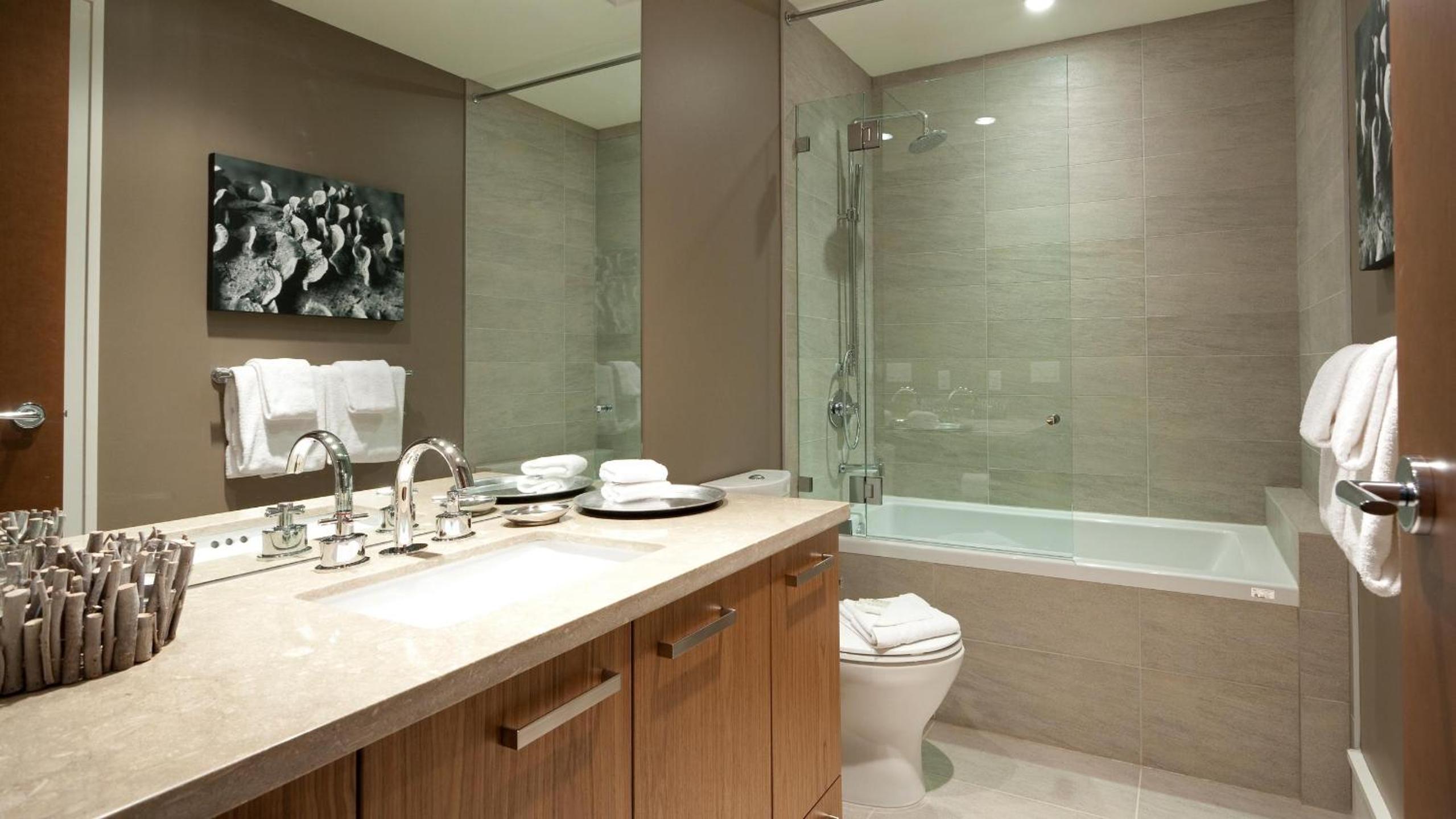 Fitzsimmons Walk 13 | Luxury Townhome Near Village, Hot Tub, Parking