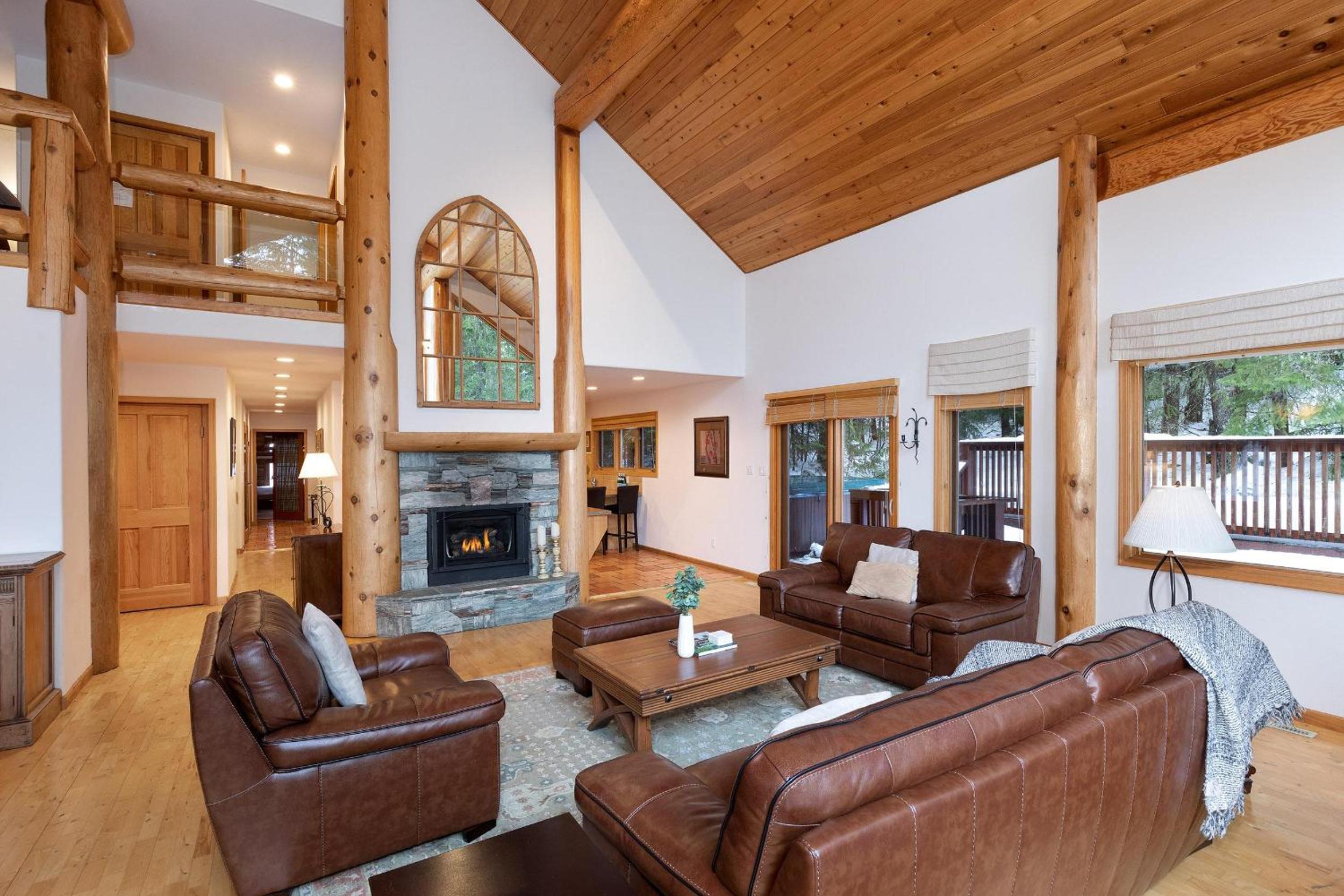 Falcon's Nest | Classic Log Home w/ Village Parking, Hot Tub, & Fireplace