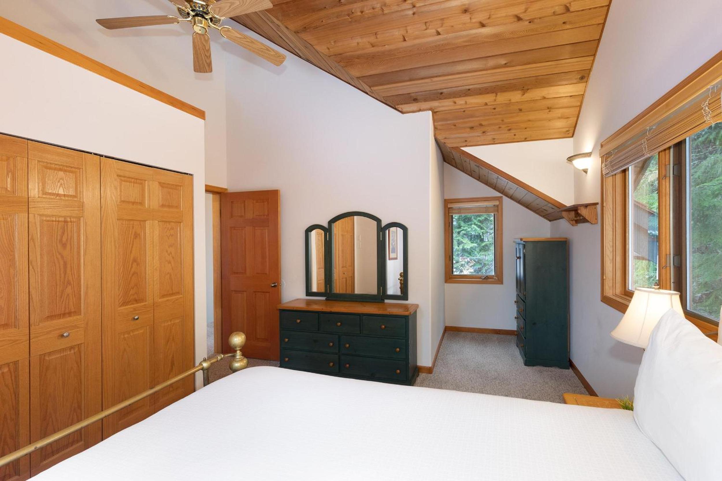 Falcon's Nest | Classic Log Home w/ Village Parking, Hot Tub, & Fireplace