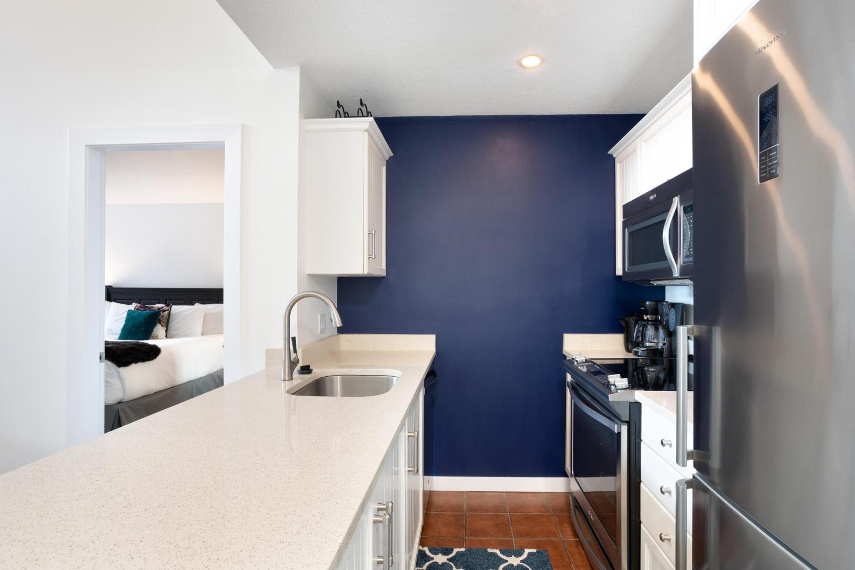 Aspens 466 | Family-Friendly Ski-in Ski-out, Three Hot Tubs, Heated Pool