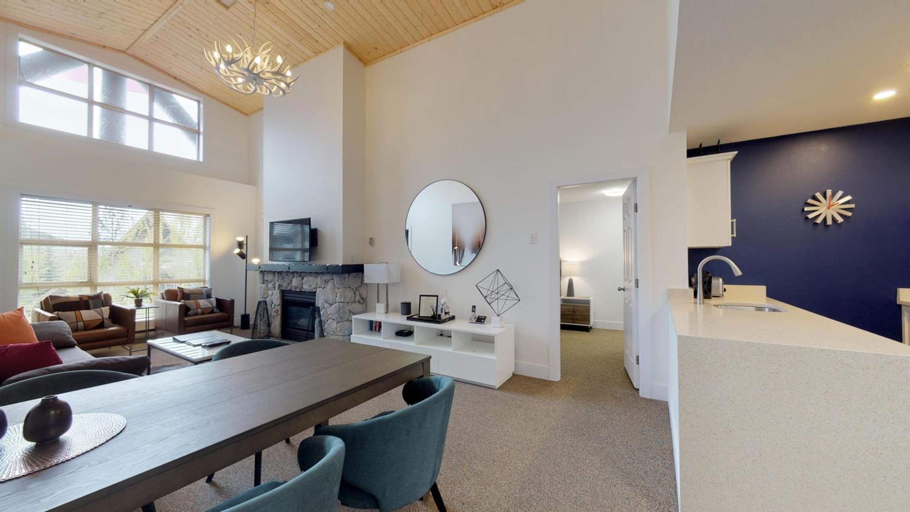 Aspens 466 | Family-Friendly Ski-in Ski-out, Three Hot Tubs, Heated Pool