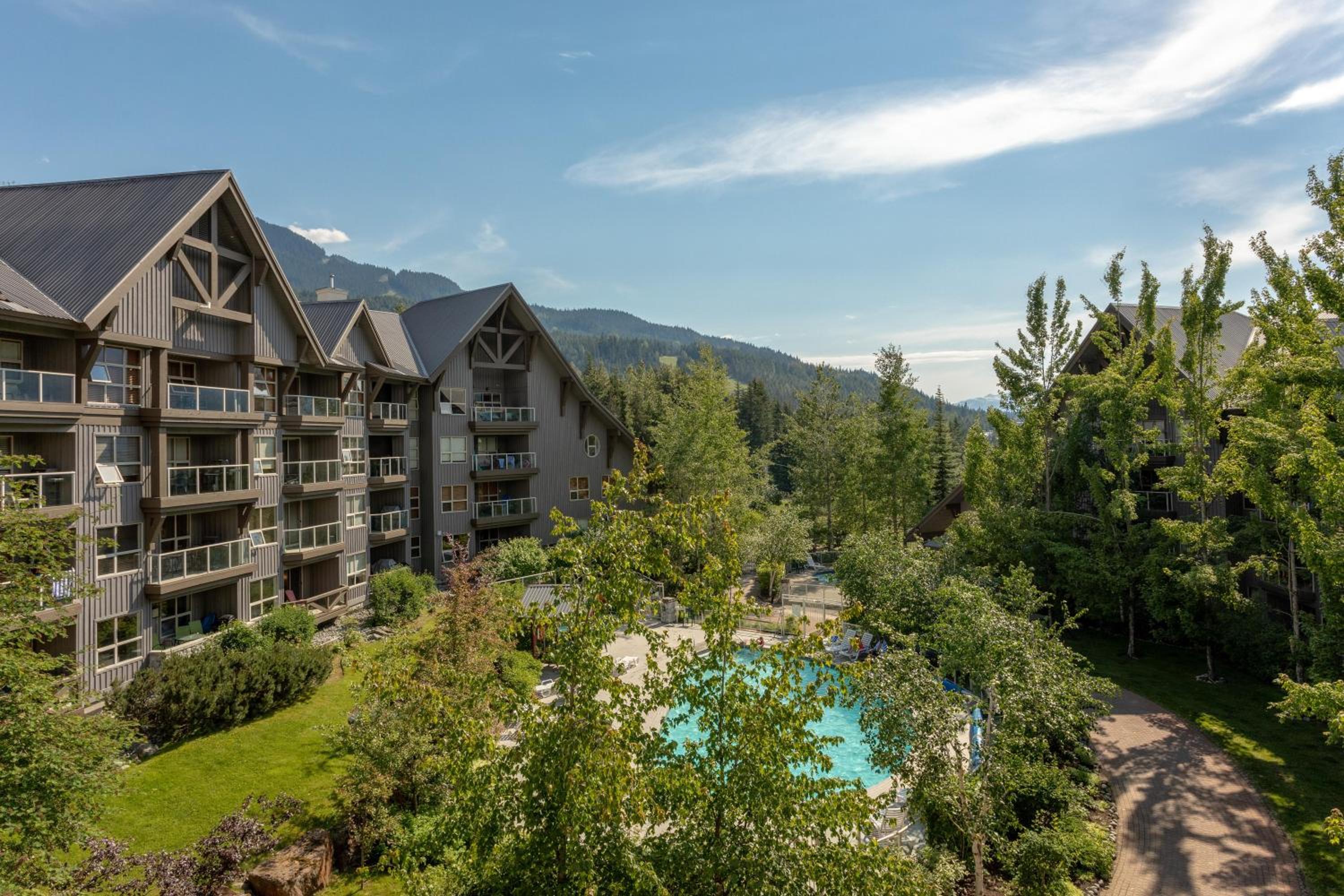Aspens 466 | Family-Friendly Ski-in Ski-out, Three Hot Tubs, Heated Pool