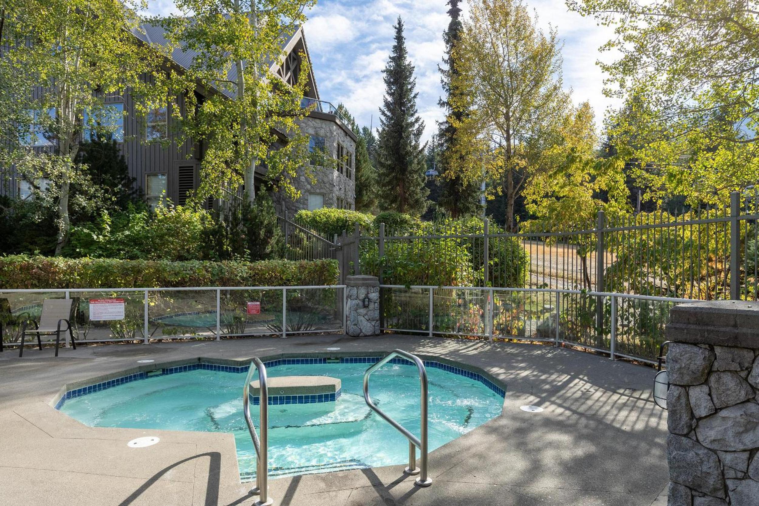 Aspens 466 | Family-Friendly Ski-in Ski-out, Three Hot Tubs, Heated Pool