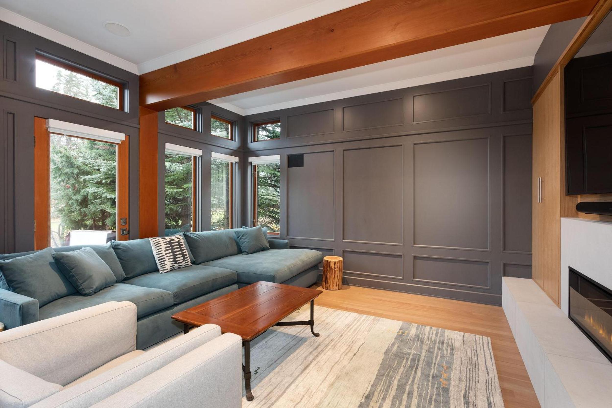 Big Sky Chalet | Stylish Guest Favourite, Hot Tub, Stunning Views