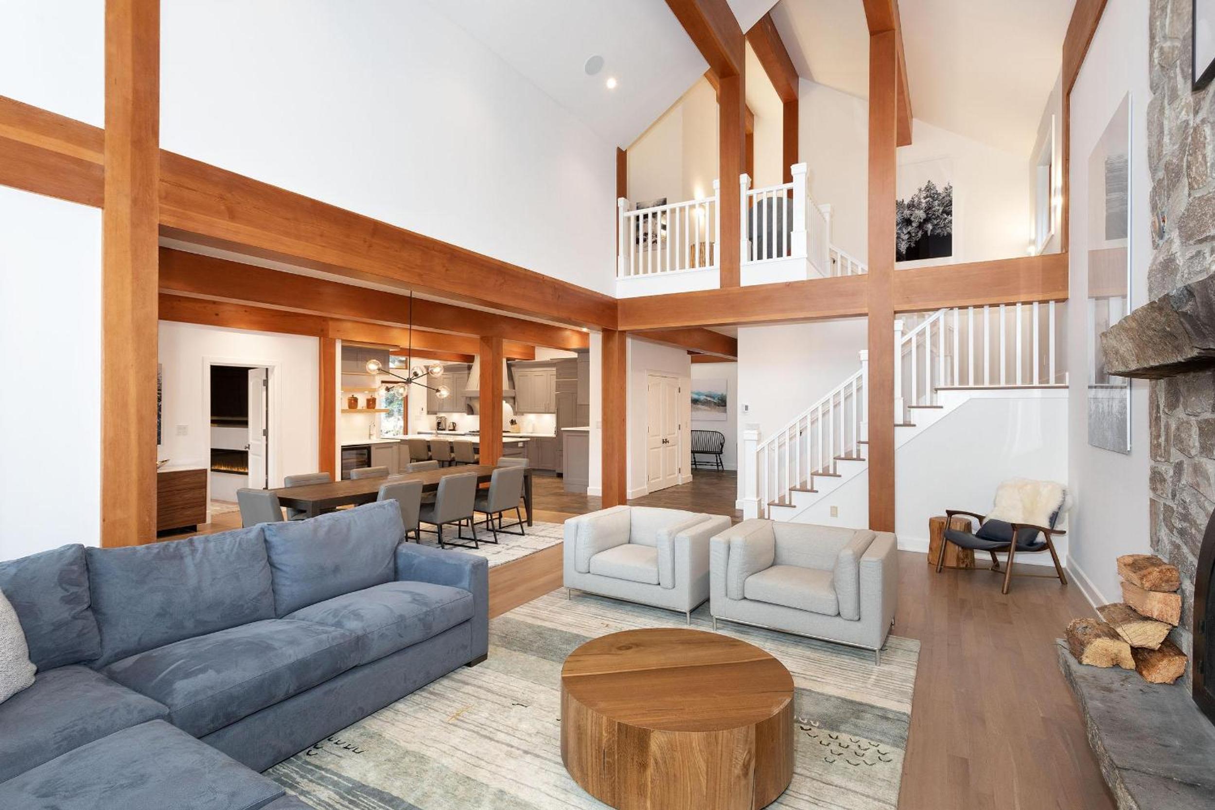 Big Sky Chalet | Stylish Guest Favourite, Hot Tub, Stunning Views