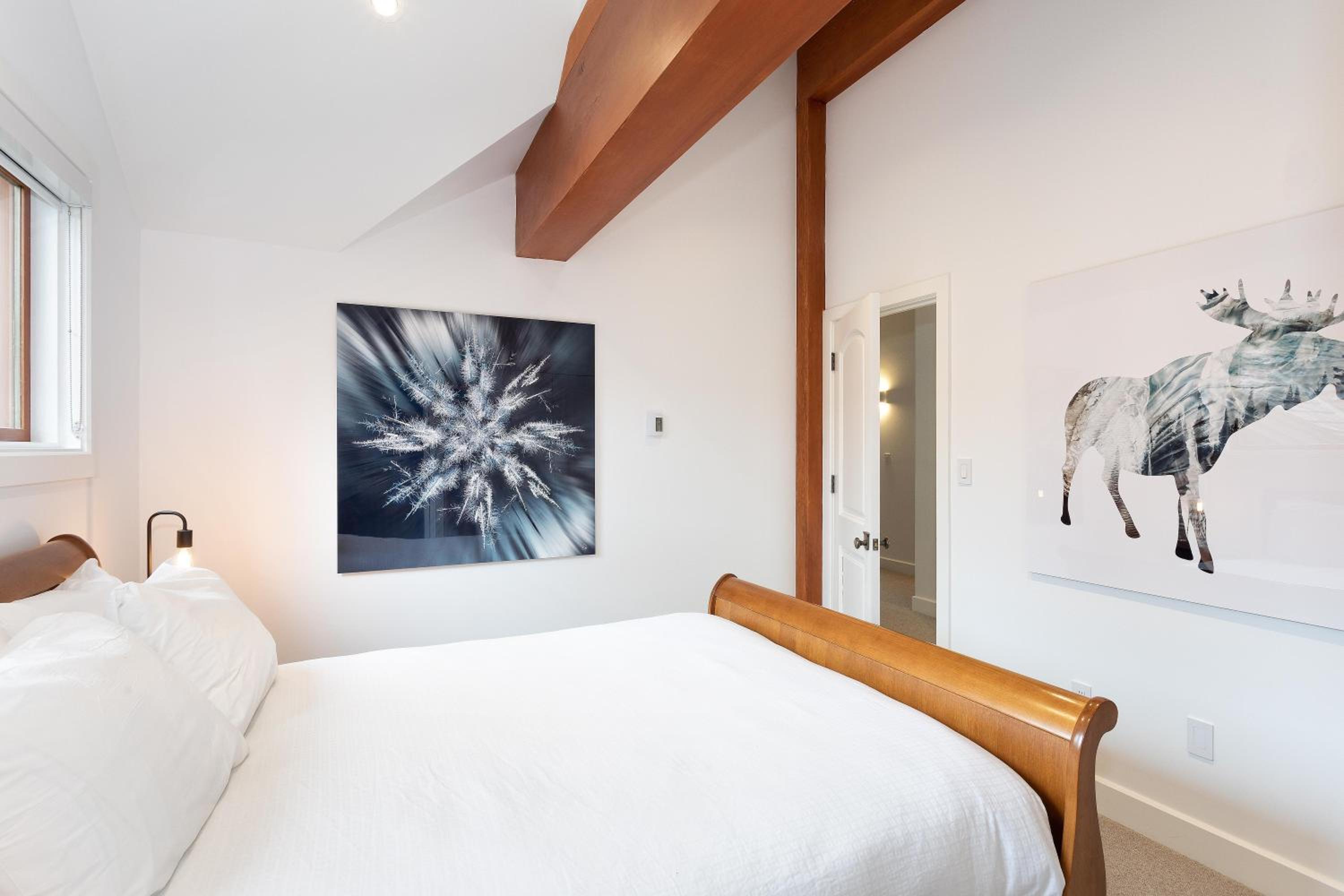 Big Sky Chalet | Stylish Guest Favourite, Hot Tub, Stunning Views