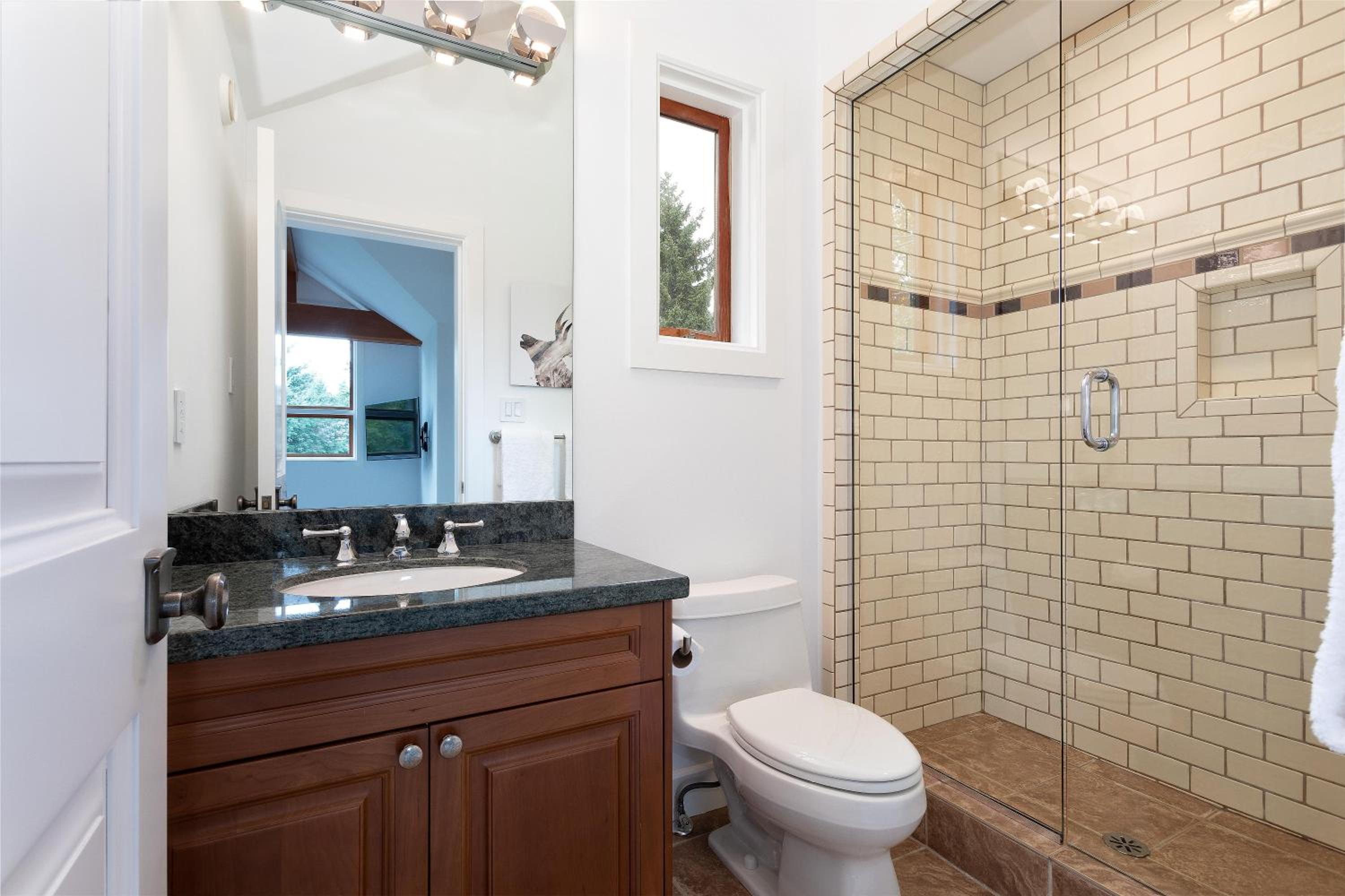 Big Sky Chalet | Stylish Guest Favourite, Hot Tub, Stunning Views
