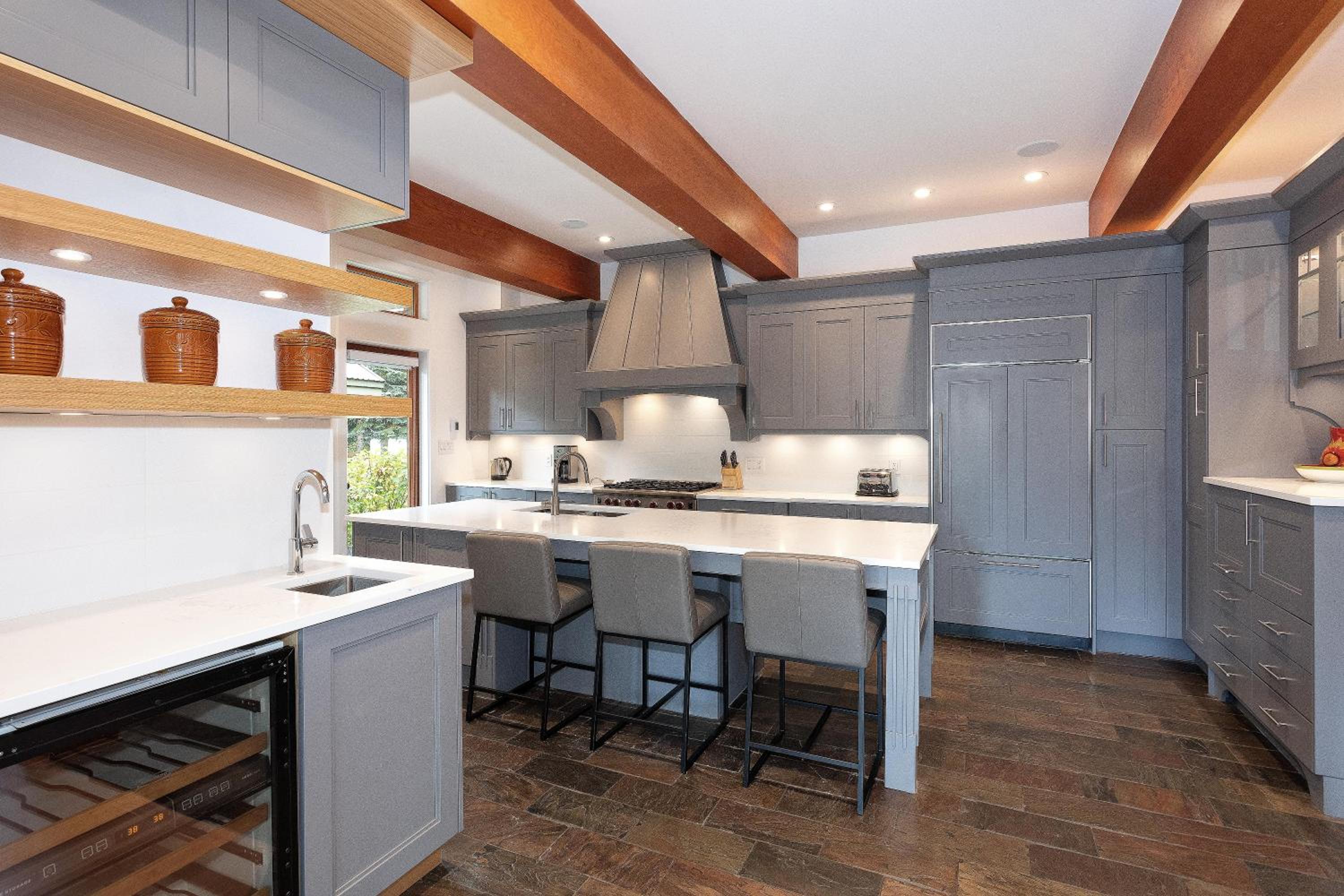 Big Sky Chalet | Stylish Guest Favourite, Hot Tub, Stunning Views