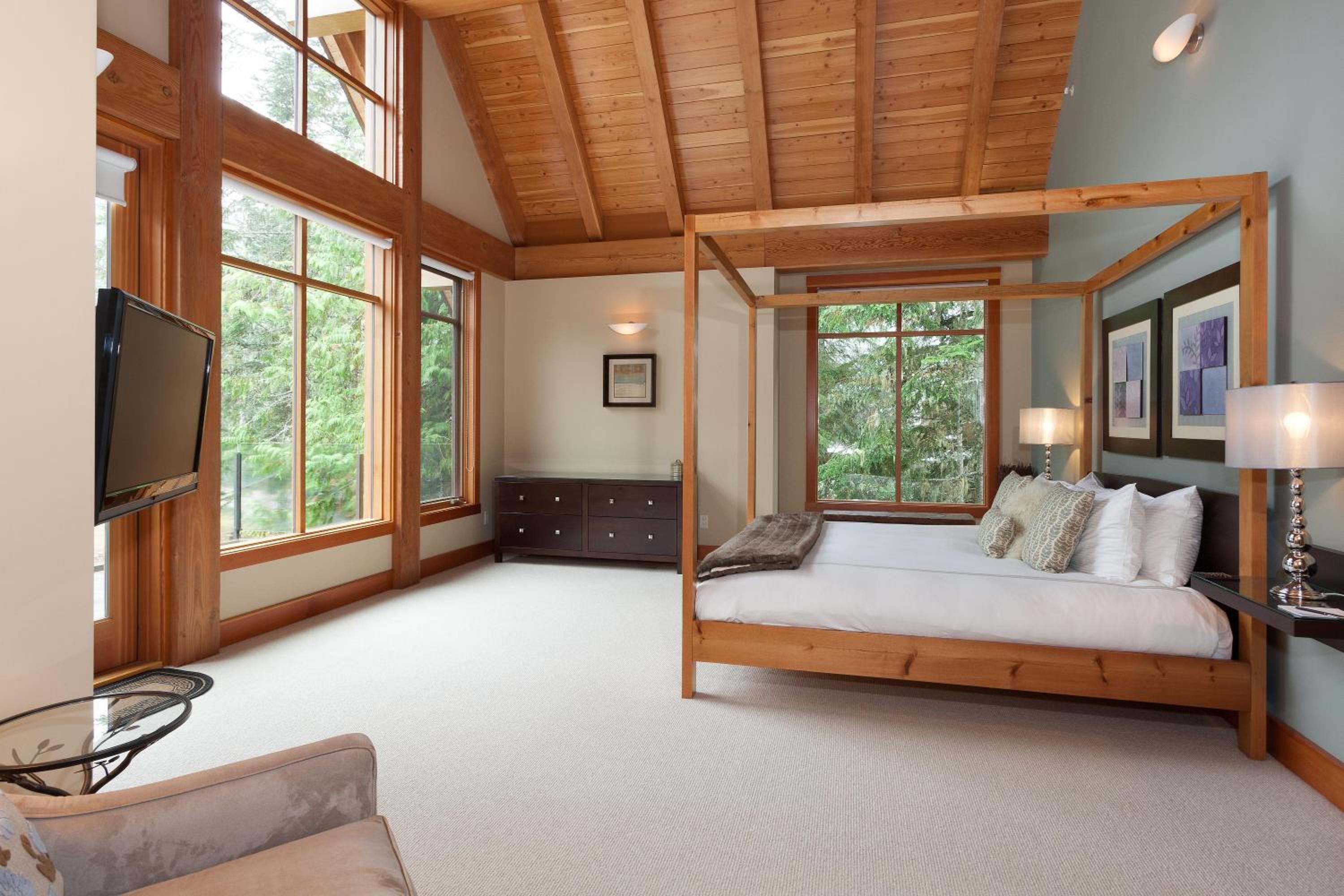 Kadenwood 2939 | Luxury Ski Chalet w/ Hot Tub, Media Room, Steam Room, Stunning Views