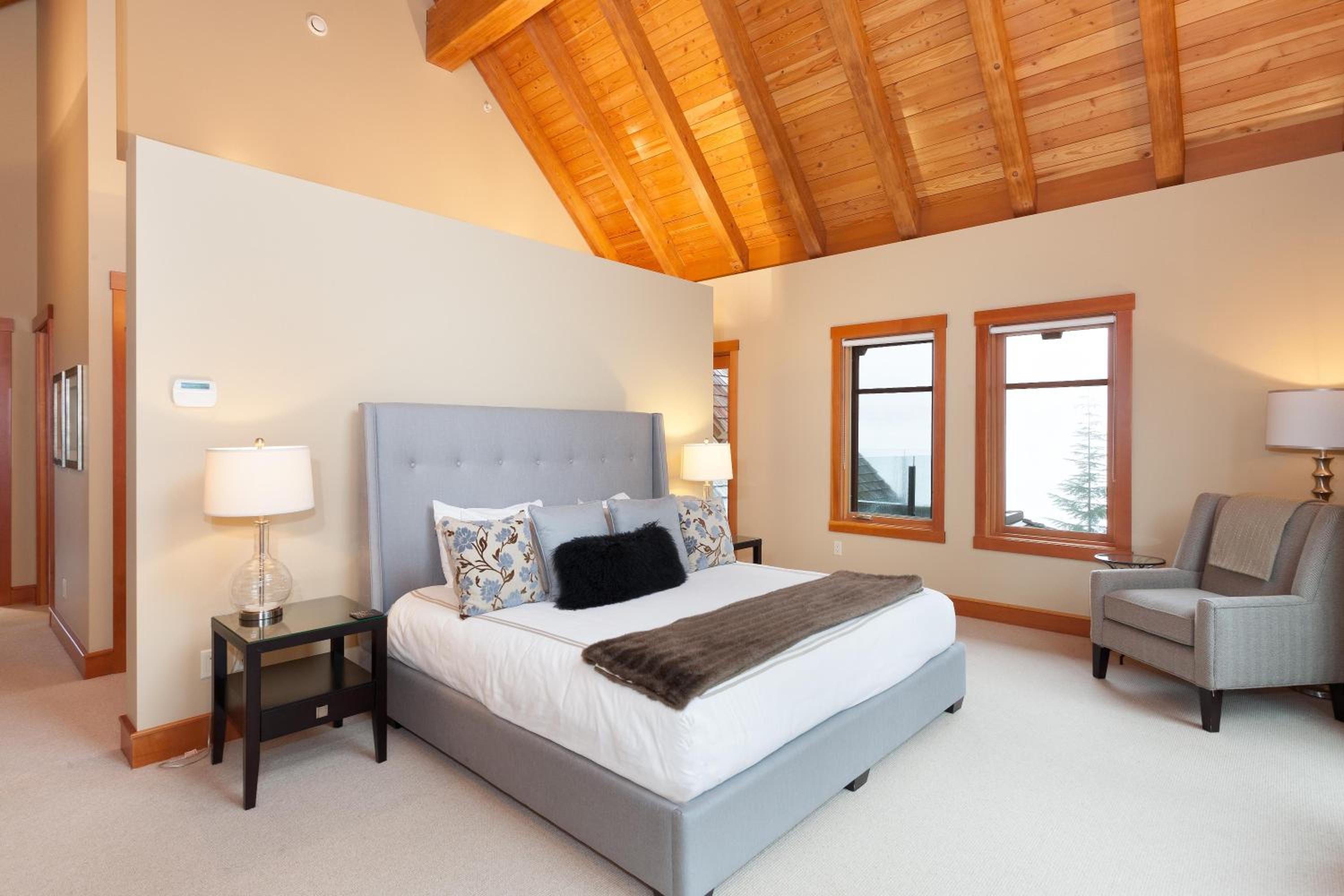 Kadenwood 2939 | Luxury Ski Chalet w/ Hot Tub, Media Room, Steam Room, Stunning Views