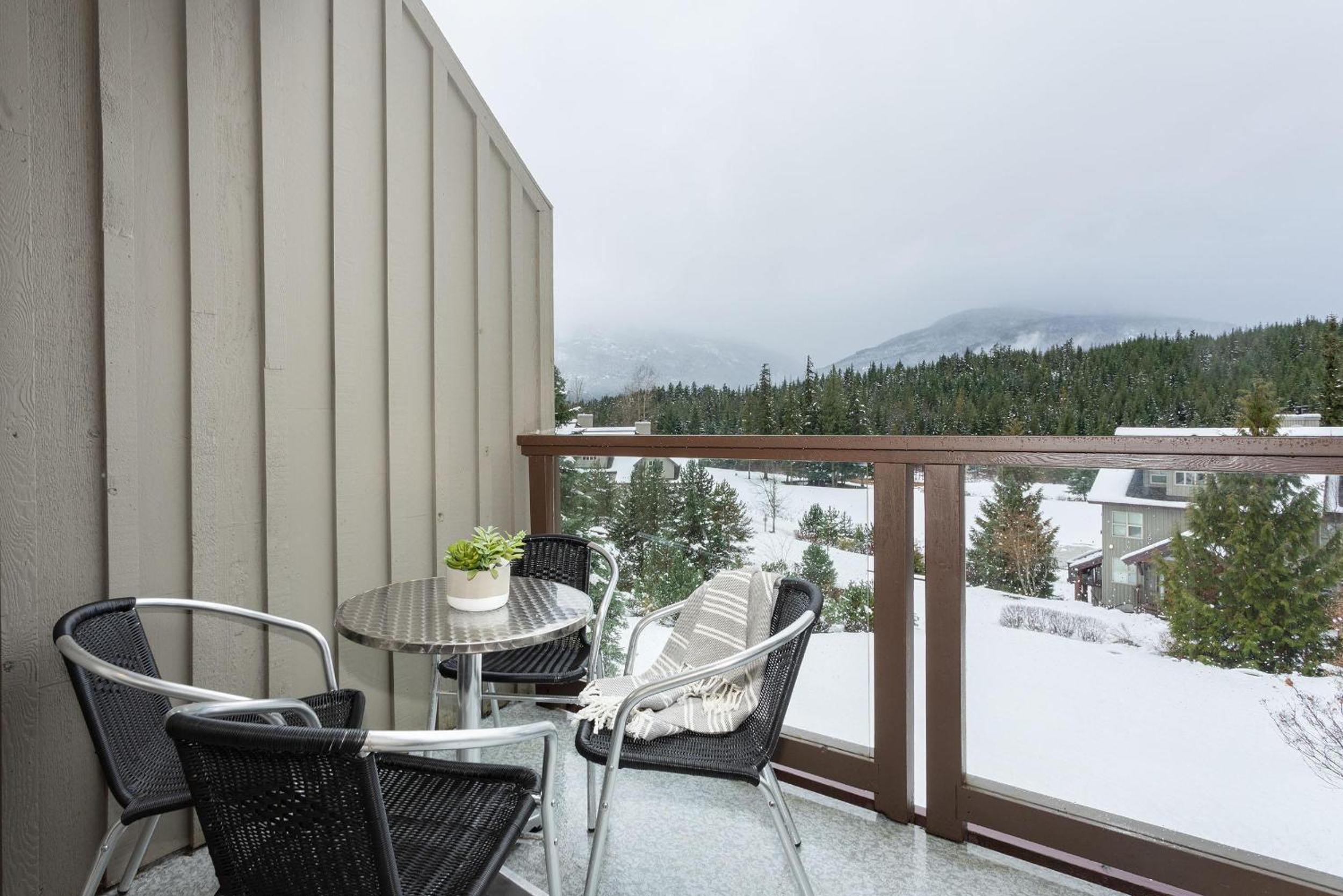 Blackcomb Greens 20 | Stylish Townhome with Parking, Shared Hot tub, Village Shuttle, Views