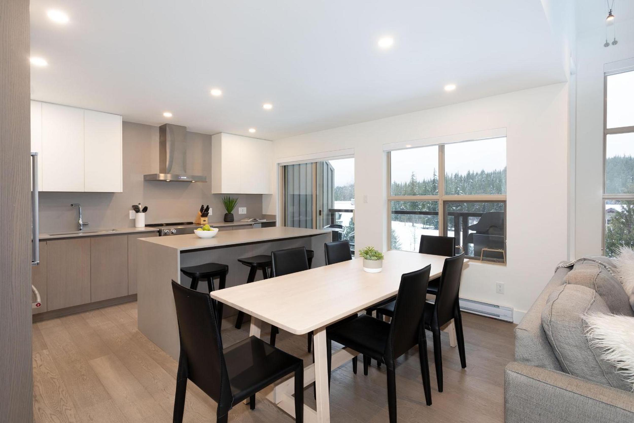 Blackcomb Greens 20 | Stylish Townhome with Parking, Shared Hot tub, Village Shuttle, Views