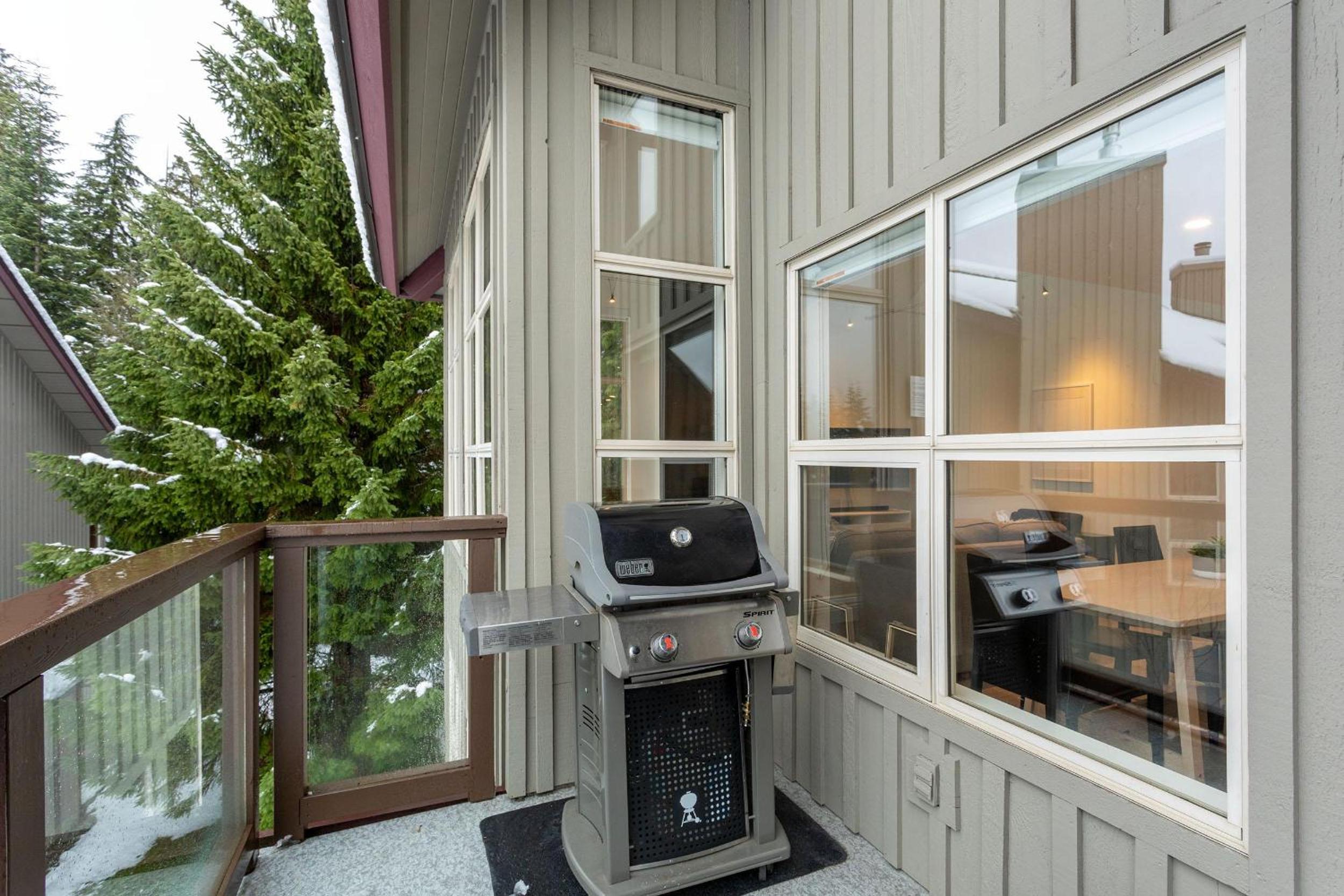 Blackcomb Greens 20 | Stylish Townhome with Parking, Shared Hot tub, Village Shuttle, Views