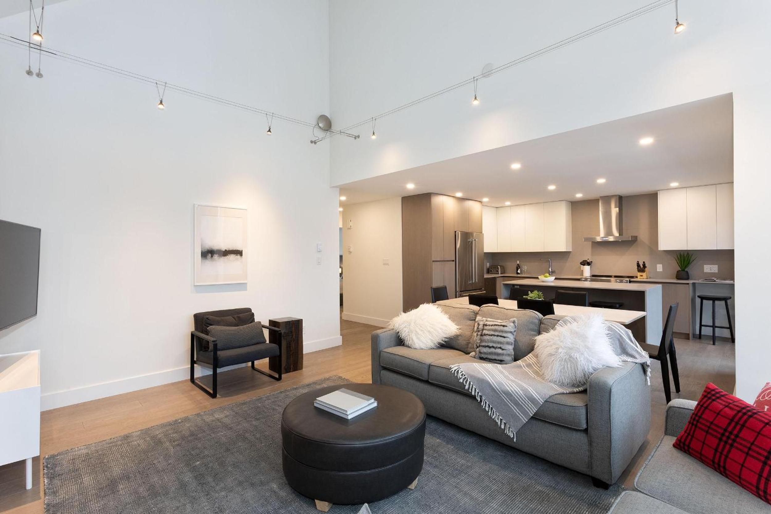 Blackcomb Greens 20 | Stylish Townhome with Parking, Shared Hot tub, Village Shuttle, Views