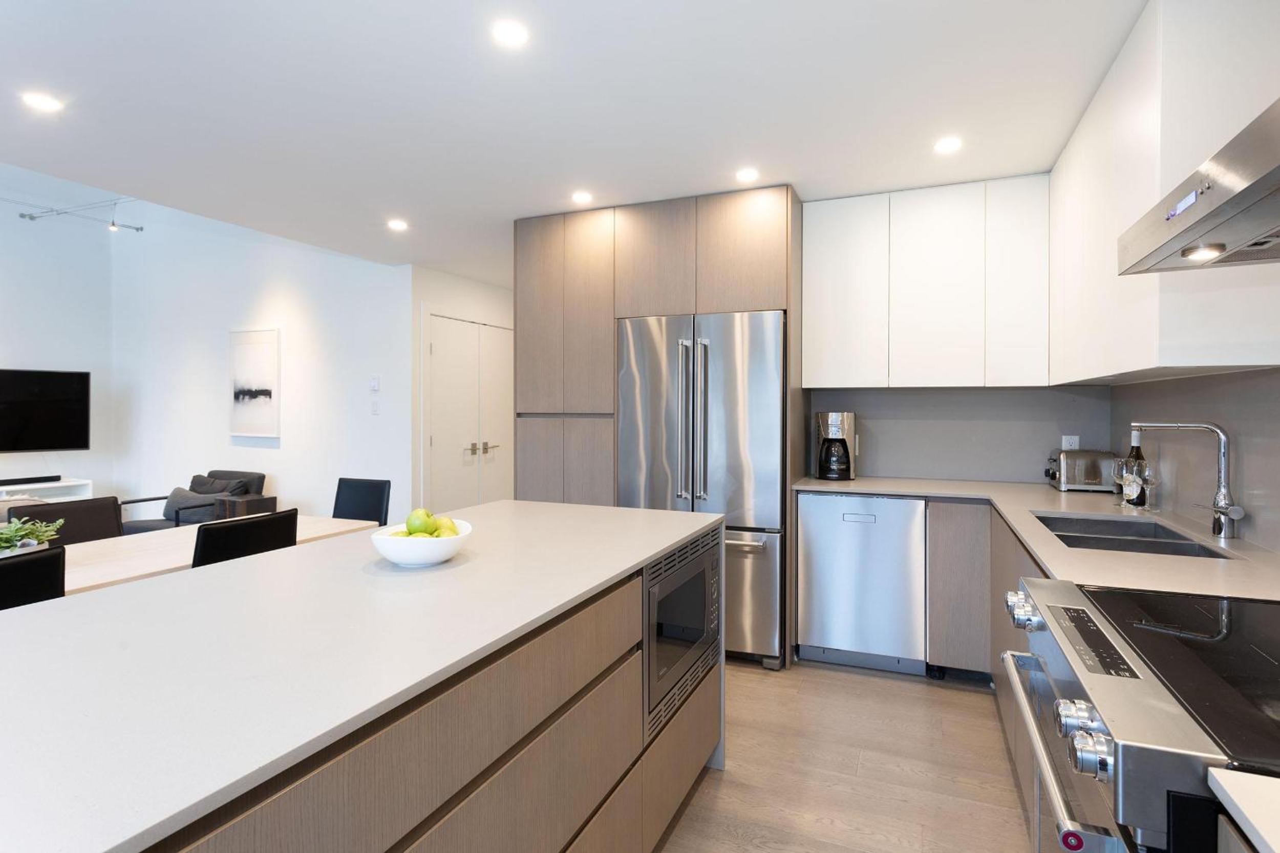 Blackcomb Greens 20 | Stylish Townhome with Parking, Shared Hot tub, Village Shuttle, Views
