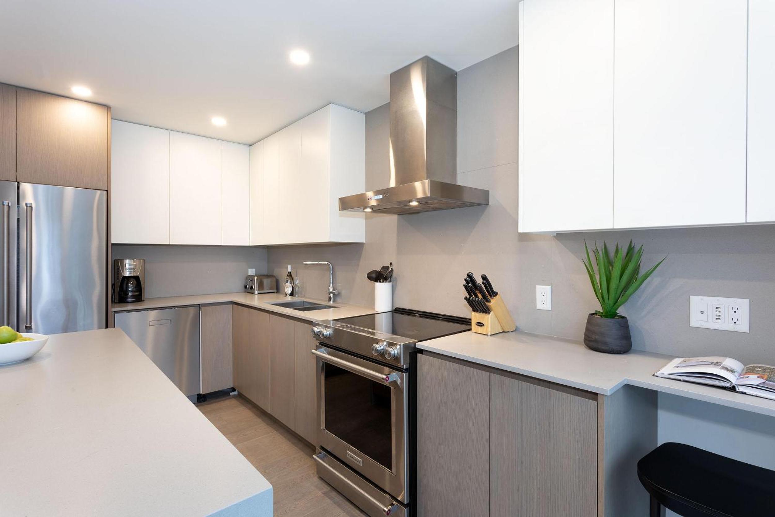 Blackcomb Greens 20 | Stylish Townhome with Parking, Shared Hot tub, Village Shuttle, Views