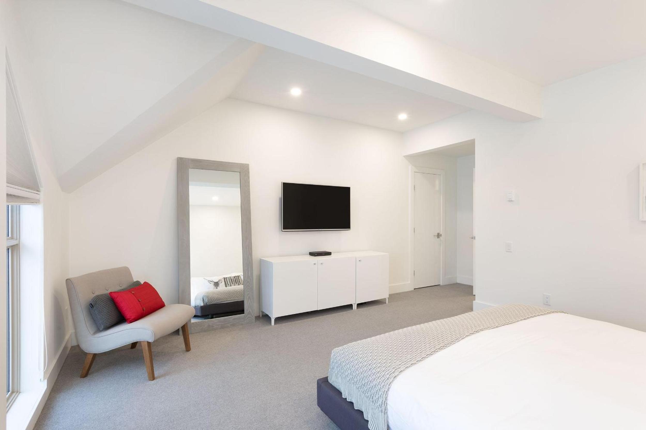 Blackcomb Greens 20 | Stylish Townhome with Parking, Shared Hot tub, Village Shuttle, Views